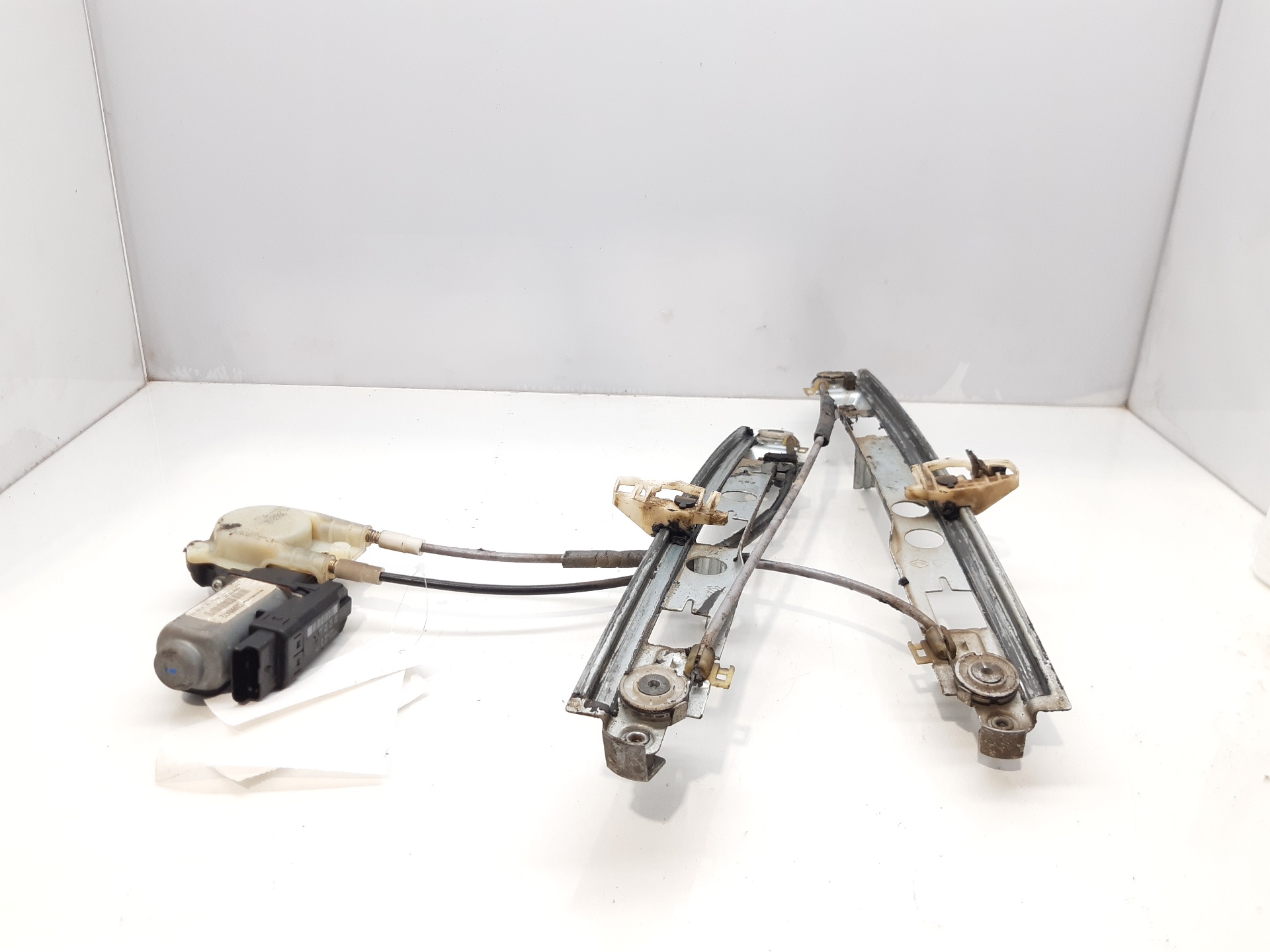 RENAULT Megane 2 generation (2002-2012) Front Right Door Window Regulator 8201010925 24948104