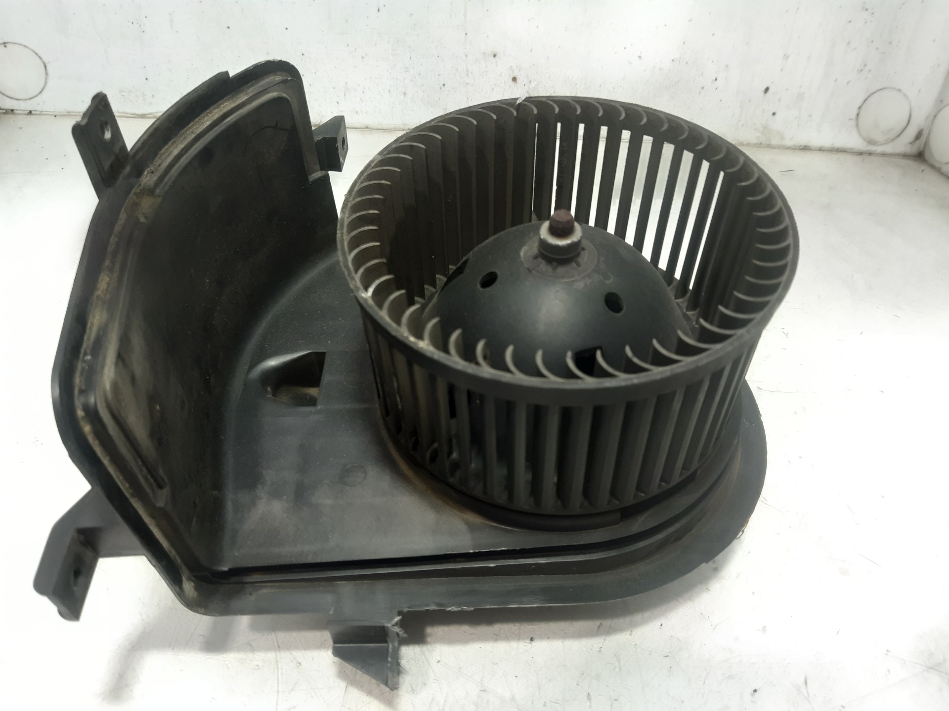 VOLKSWAGEN Polo 3 generation (1994-2002) Heater Blower Fan 6N1820021 22293888