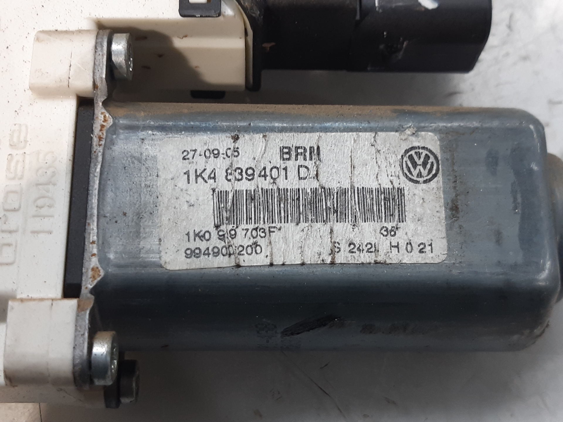 VOLKSWAGEN Golf 5 generation (2003-2009) Rear Left Door Window Control Motor 1K4839401D 18752567