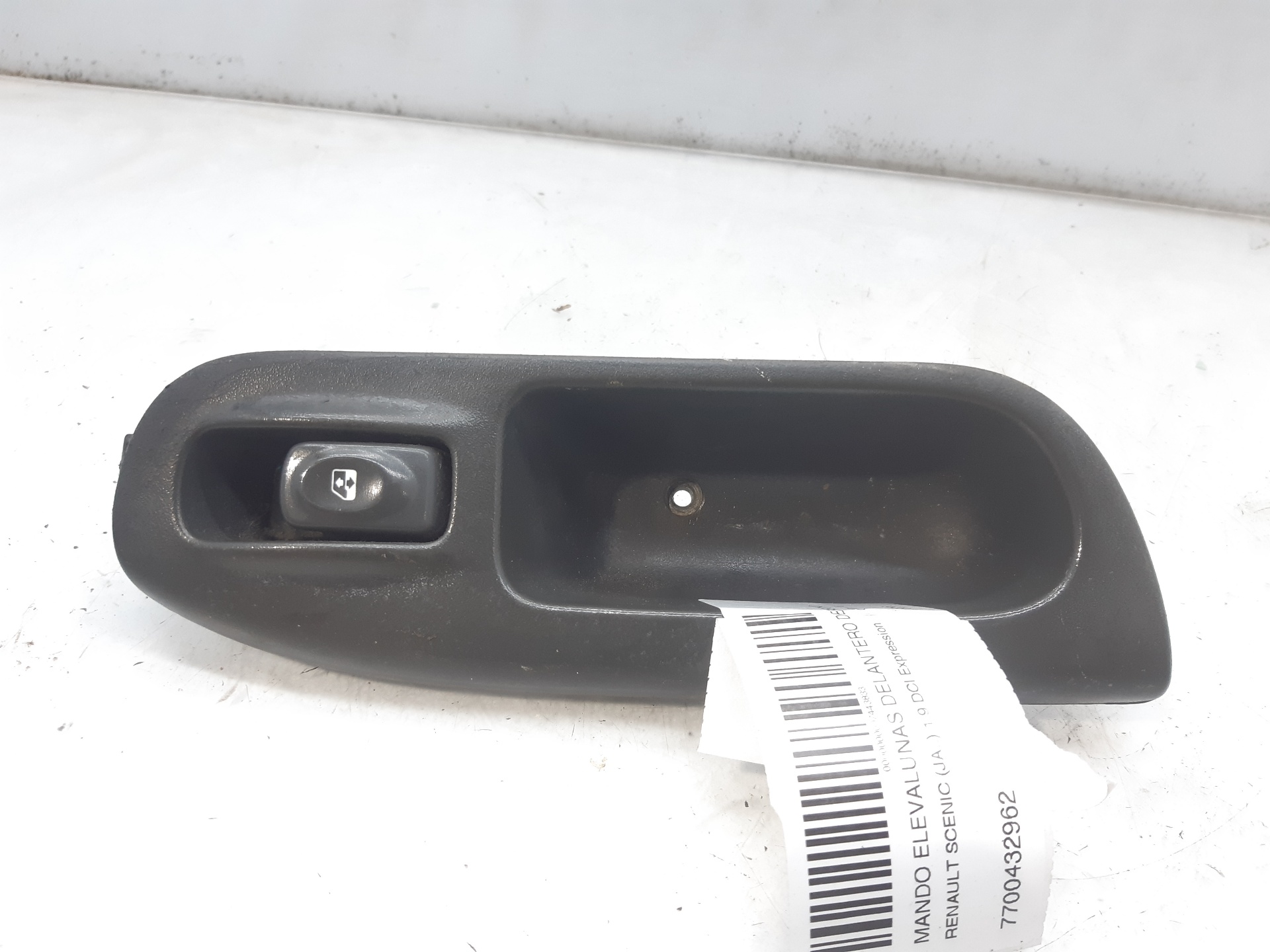 CITROËN Scenic 1 generation (1996-2003) Front Right Door Window Switch 7700432962 18801610