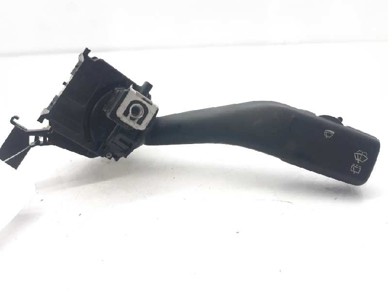 SEAT Leon 2 generation (2005-2012) Indikeringstorkarspaksbrytare 1K0953519H 22043424