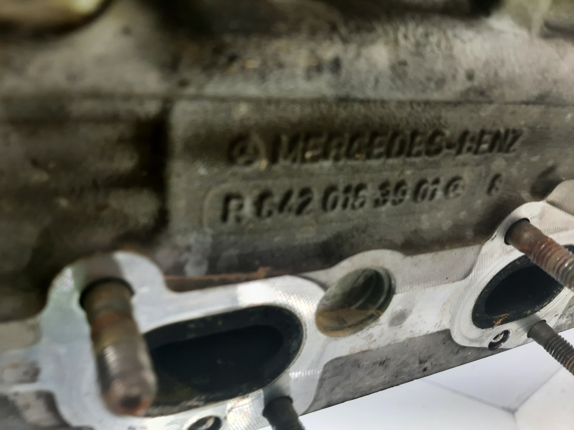 MERCEDES-BENZ CLS-Class C219 (2004-2010) Engine Cylinder Head R6420163901 18752160