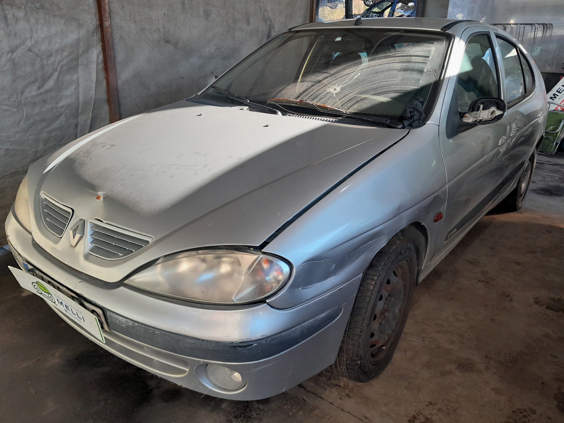 RENAULT Megane 1 generation (1995-2003) Левая противотуманка переднего бампера 7700420126 24148377