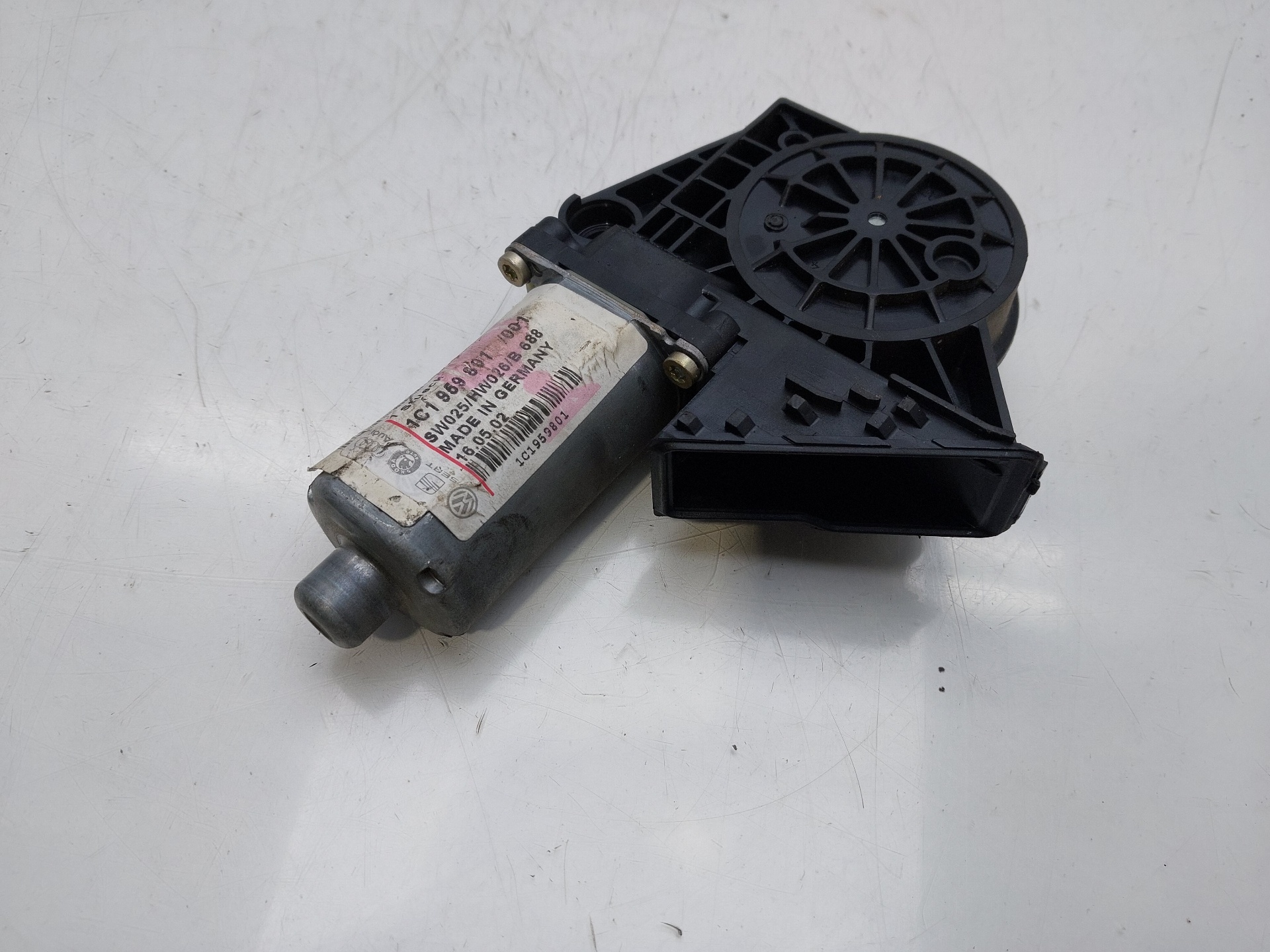 VOLKSWAGEN Passat B5 (1996-2005) Motor regulator geam ușă stânga față 1C1959801 25399313