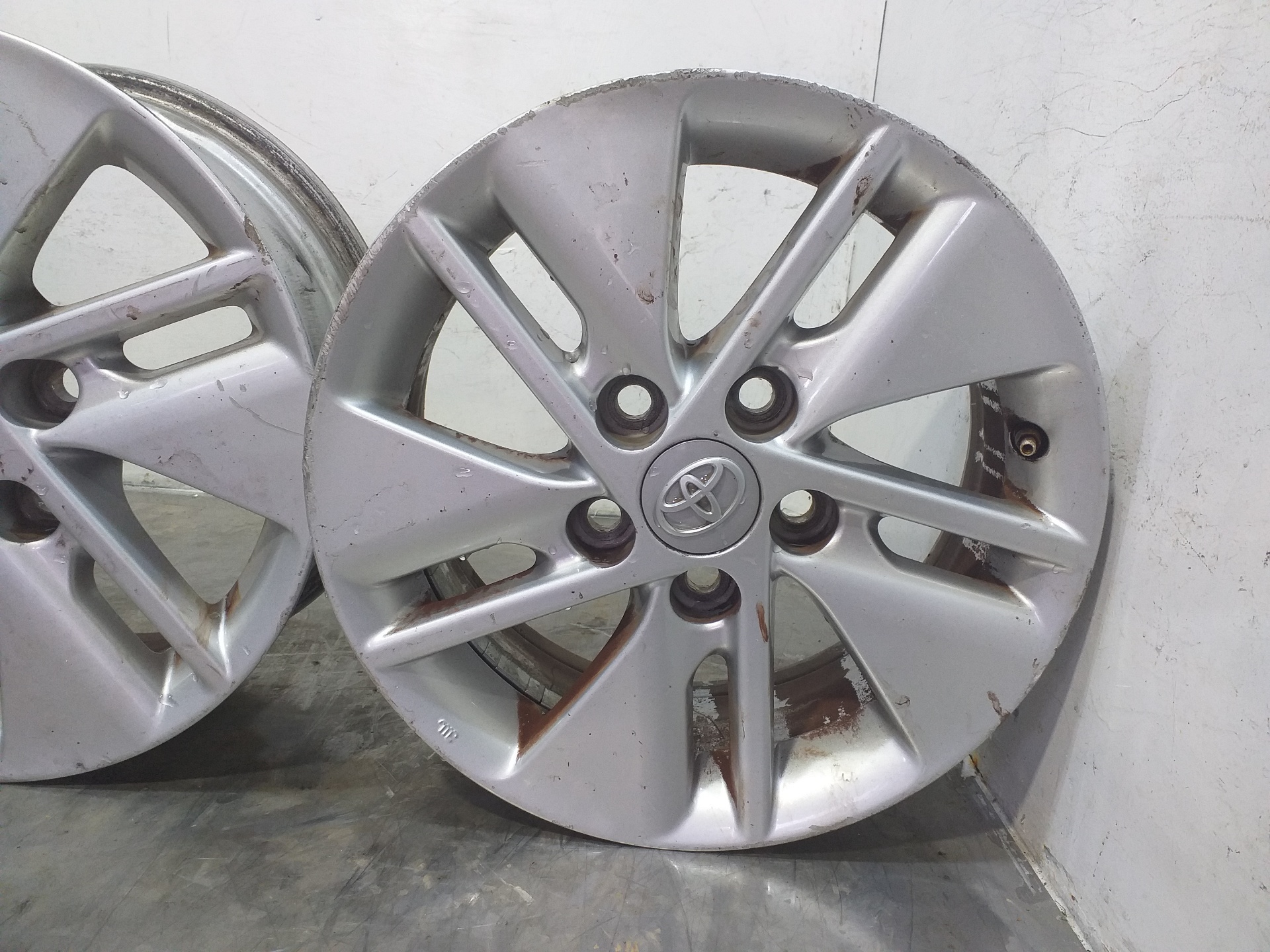 TOYOTA Auris 2 generation (2012-2015) Set jante R15 24851574