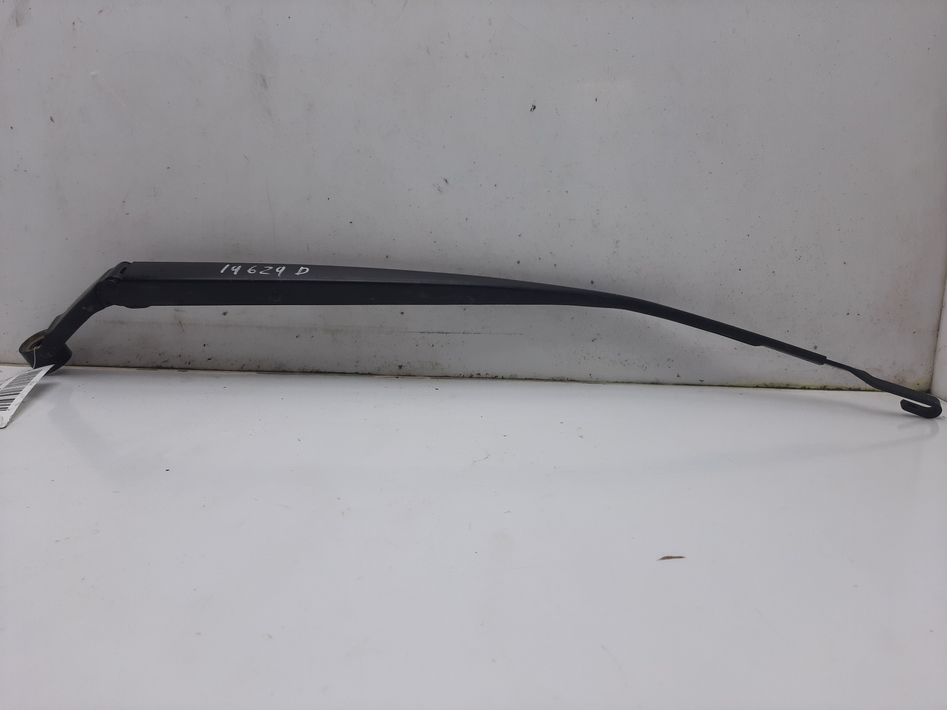 TOYOTA Auris 2 generation (2012-2015) Front Wiper Arms 8521102300 24883089