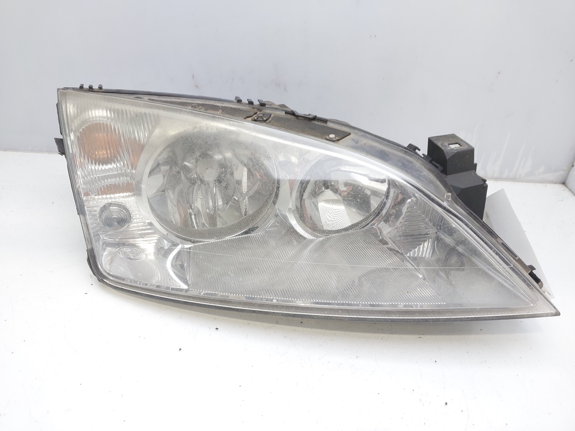 FORD Mondeo 3 generation (2000-2007) Front Right Headlight 1S7113005AK 25071331