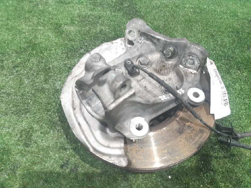 BMW 3 Series E90/E91/E92/E93 (2004-2013) Front Left Wheel Hub 31216793923 18403332