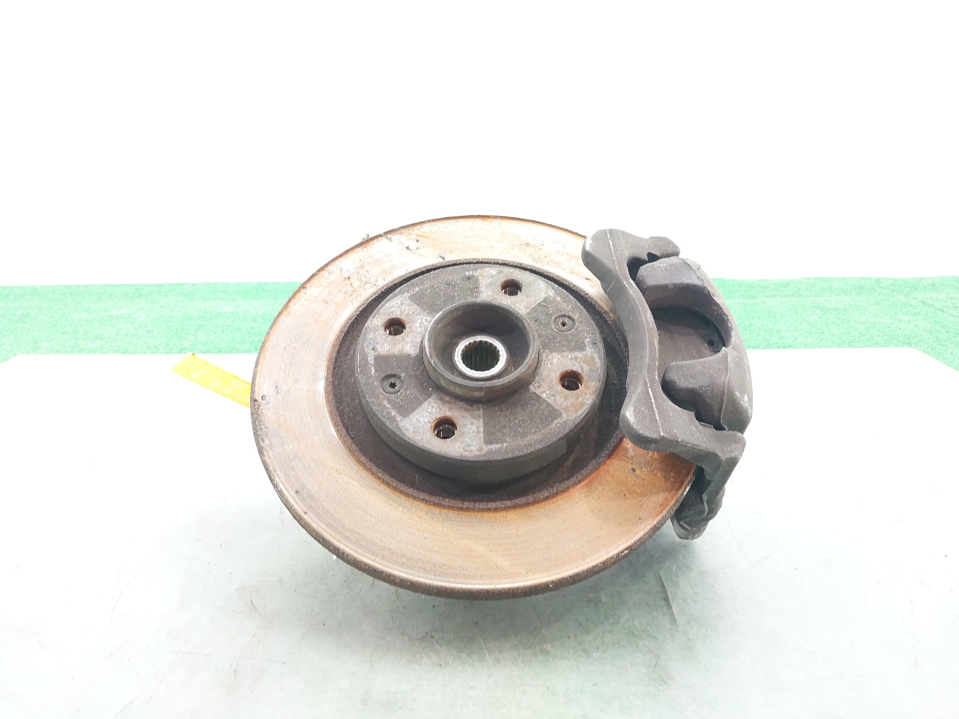 CITROËN C3 1 generation (2002-2010) Front Right Wheel Hub 1607557580 27287155