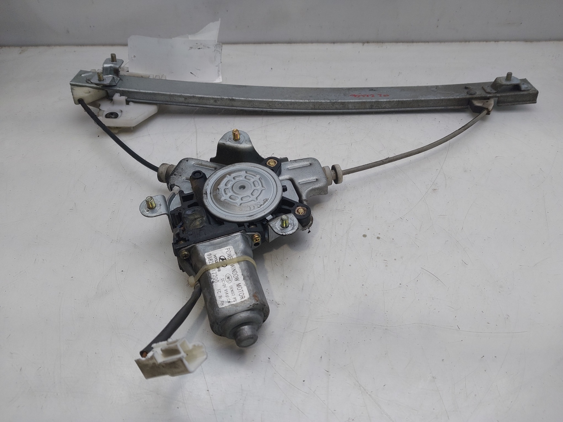 HYUNDAI Santa Fe SM (2000-2013) Bakre høyre dør vindusregulator 9882017200 22962981