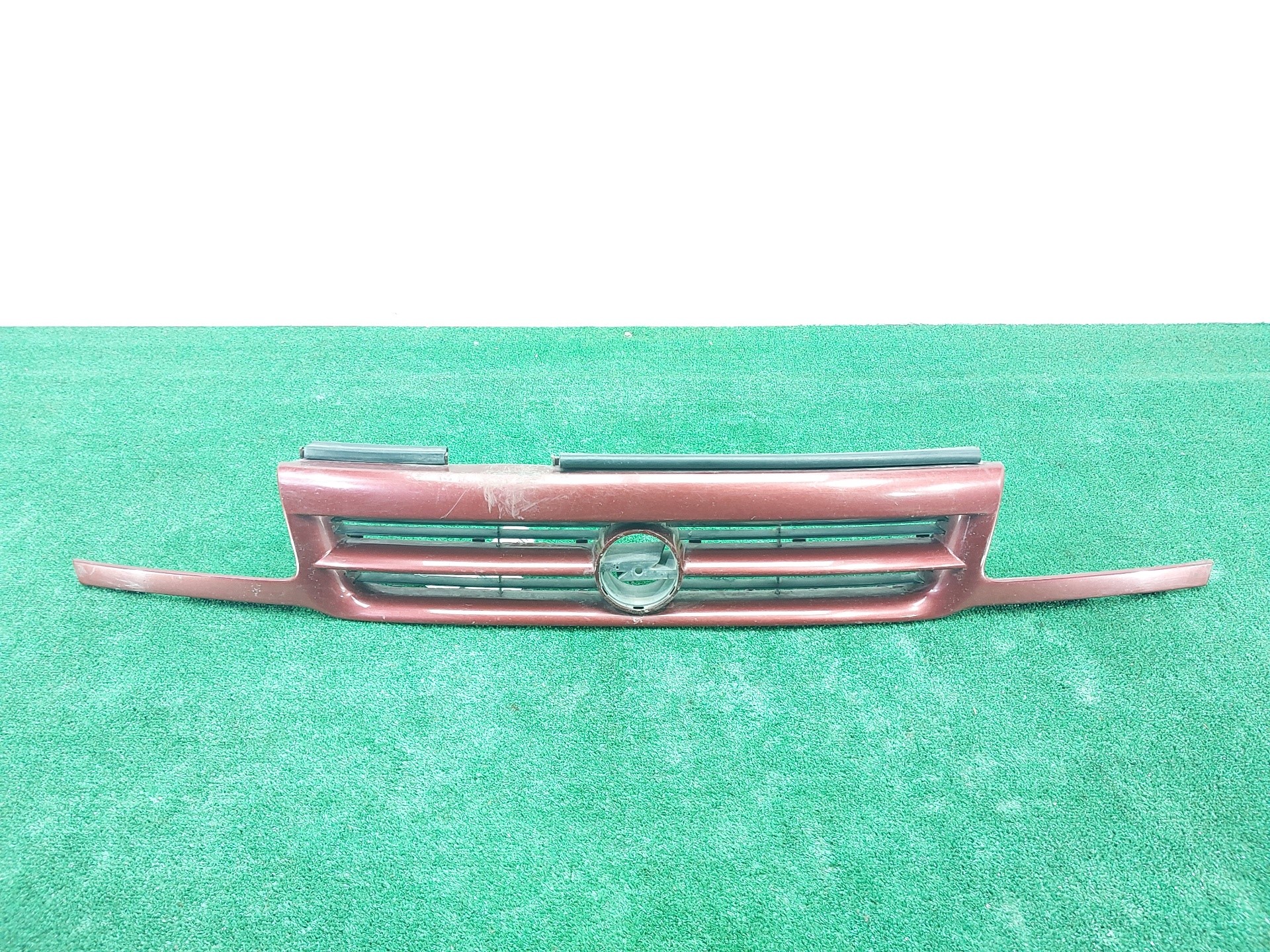 OPEL Astra F (1991-2002) Решетка радиатора 90414156 23078378