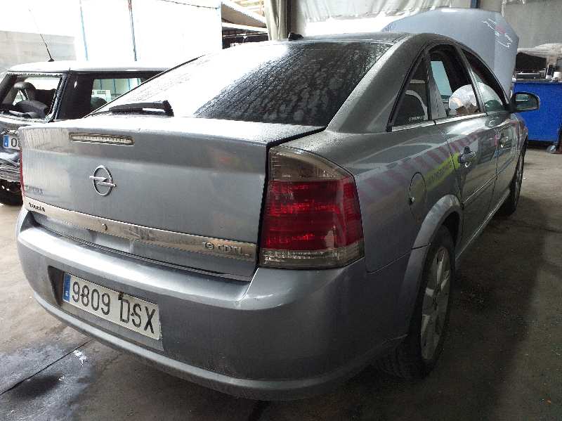 OPEL Vectra C (2002-2005) Топливная рейка 55200266 18497434