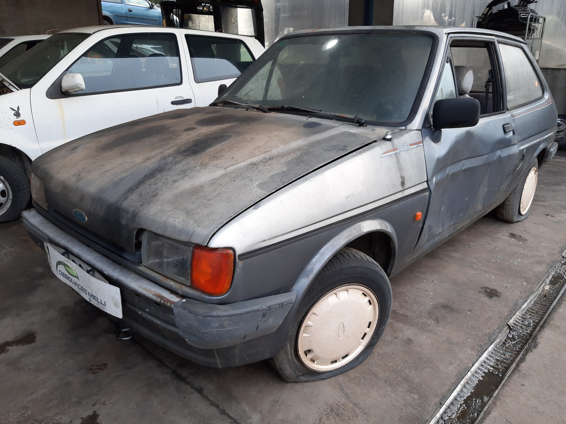 FORD Fiesta 2 generation (1983-1989) Mâner exterior al ușii din stânga față 7220481 24145325