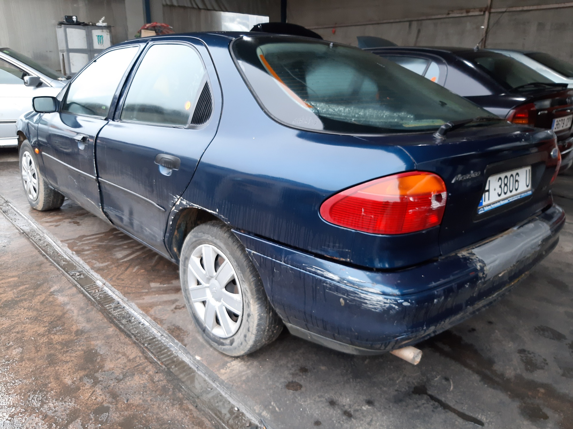 FORD Mondeo 1 generation (1993-1996) Bageste højre dørlås 7096477 22468311