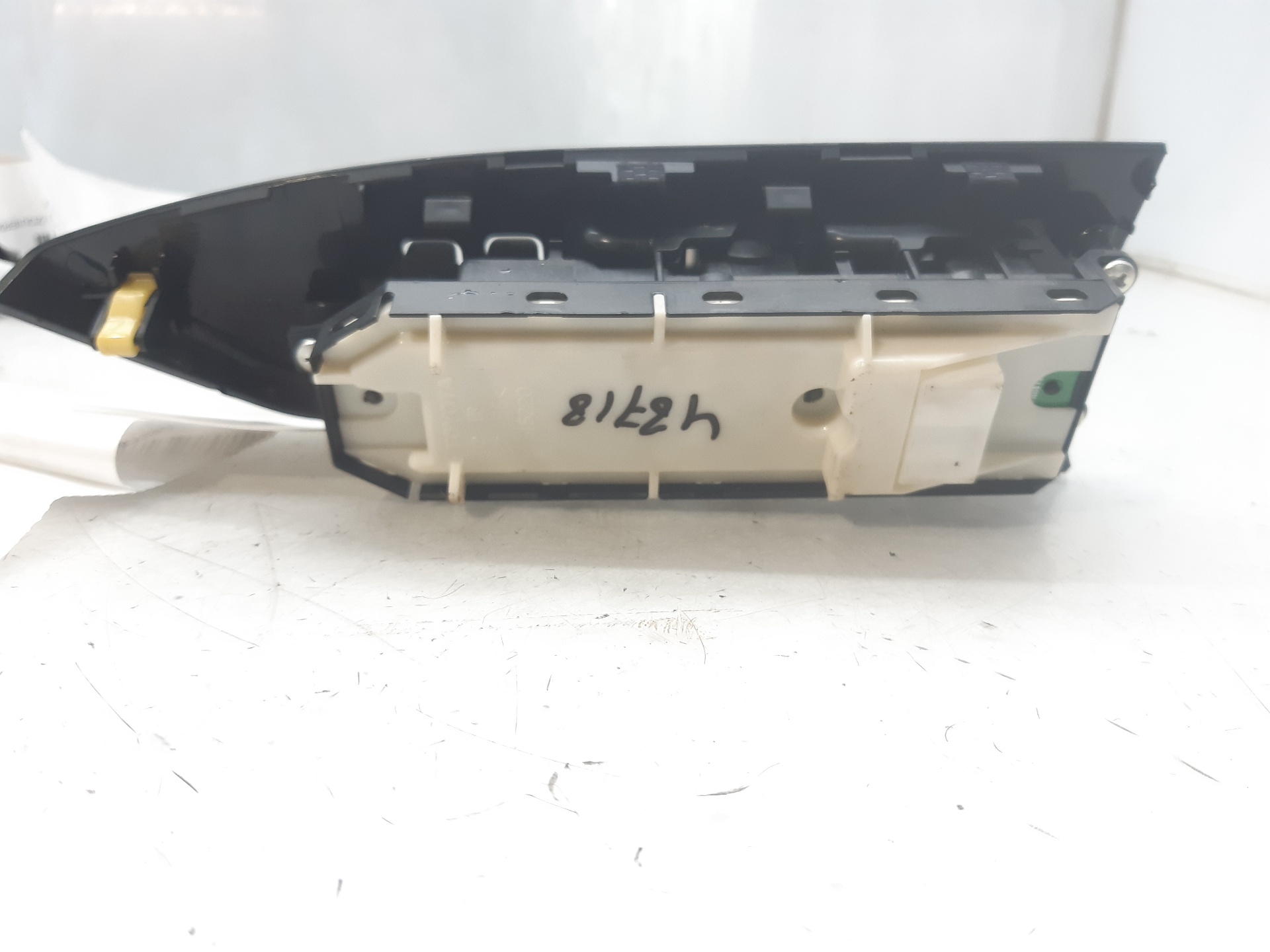 RENAULT CT 1 generation (2010-2024) Front venstre dør vindusbryter 515220 18800561