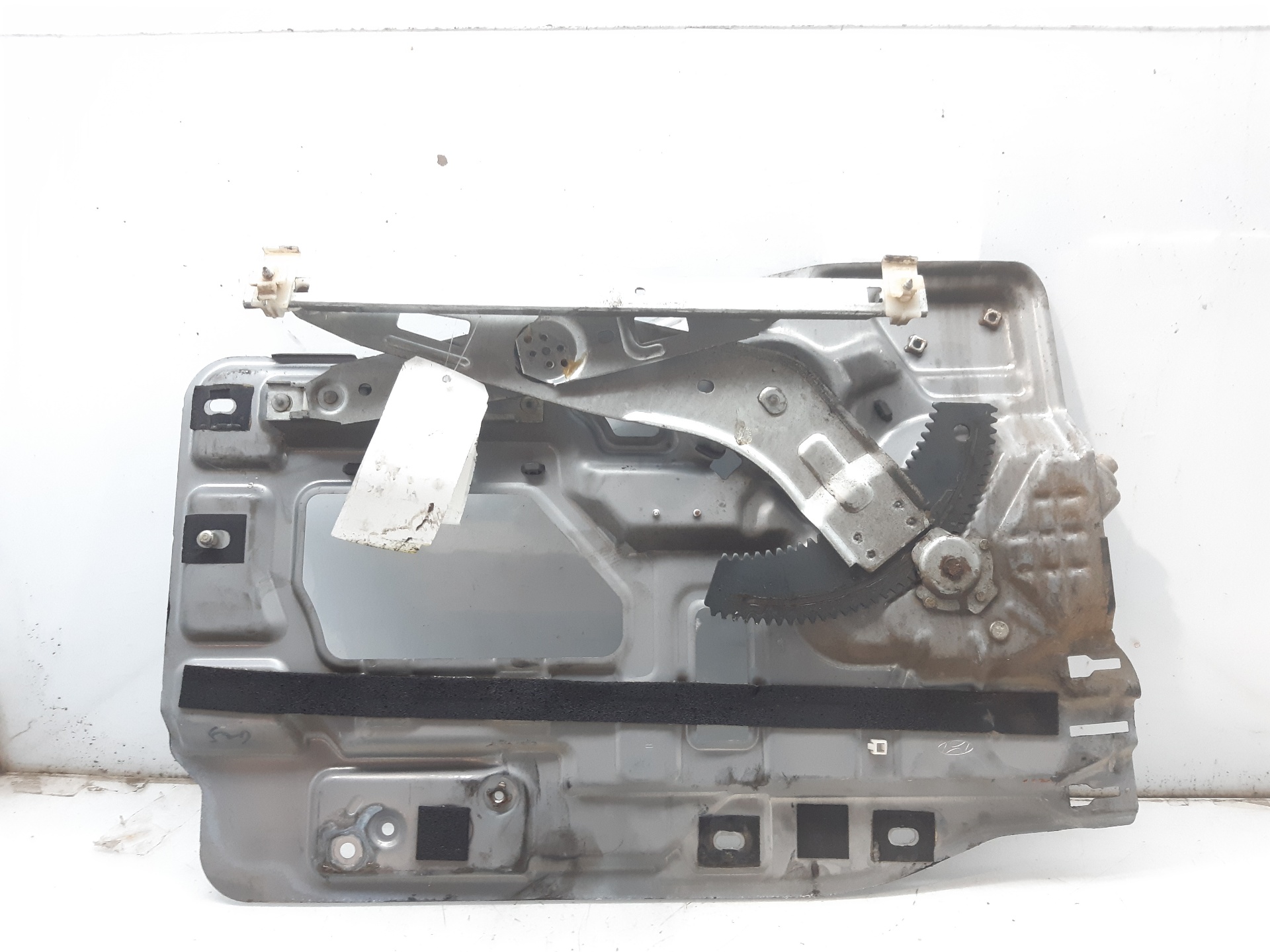 Elevalunas trasero derecho D4EA 8348026030 de Hyundai Santa fé i (sm) 2001-2006 113 CV con 196759 km - pieza usada