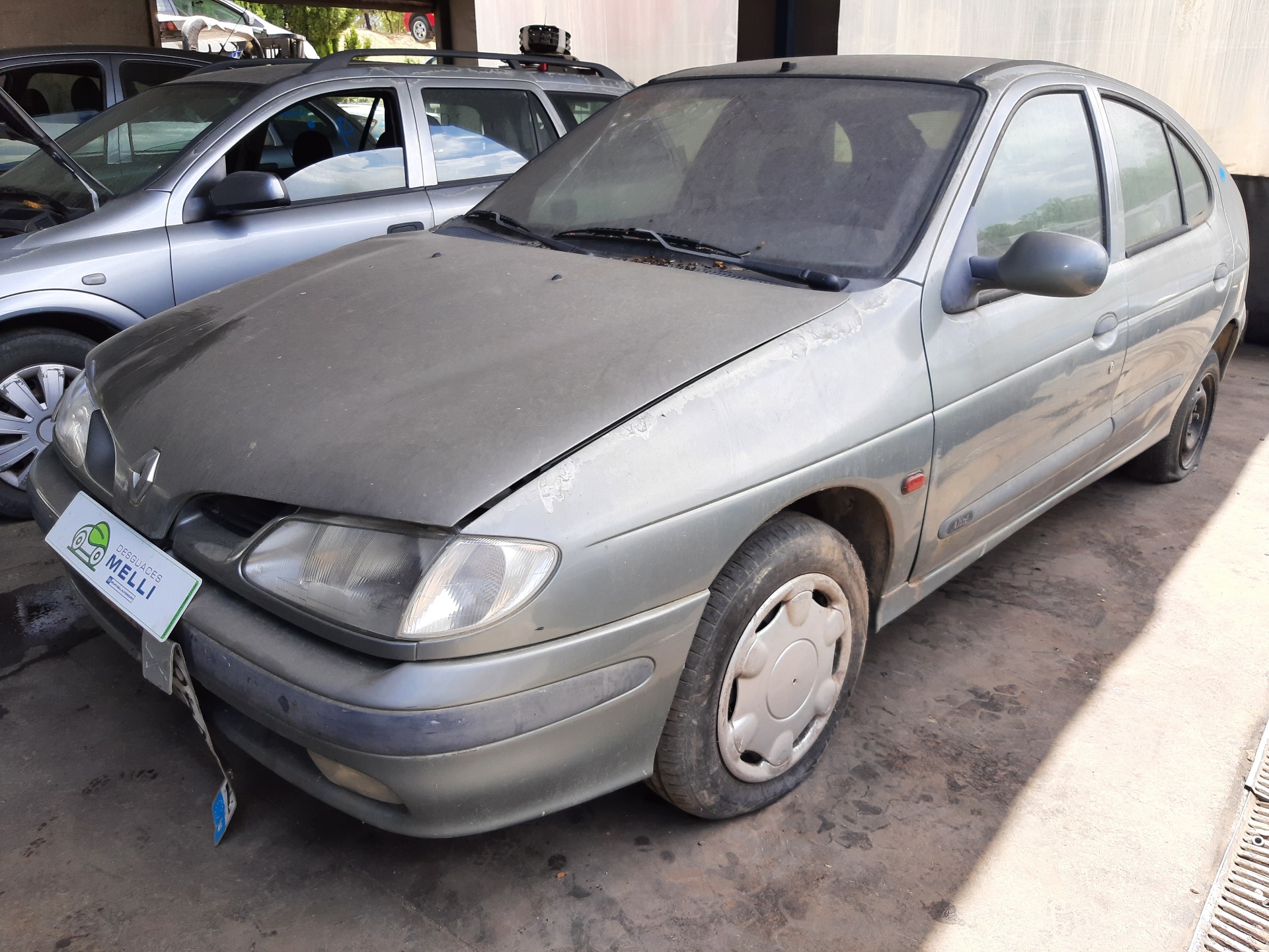 KIA Megane 1 generation (1995-2003) Priekinis kairys žibintas 260605784R 24123335