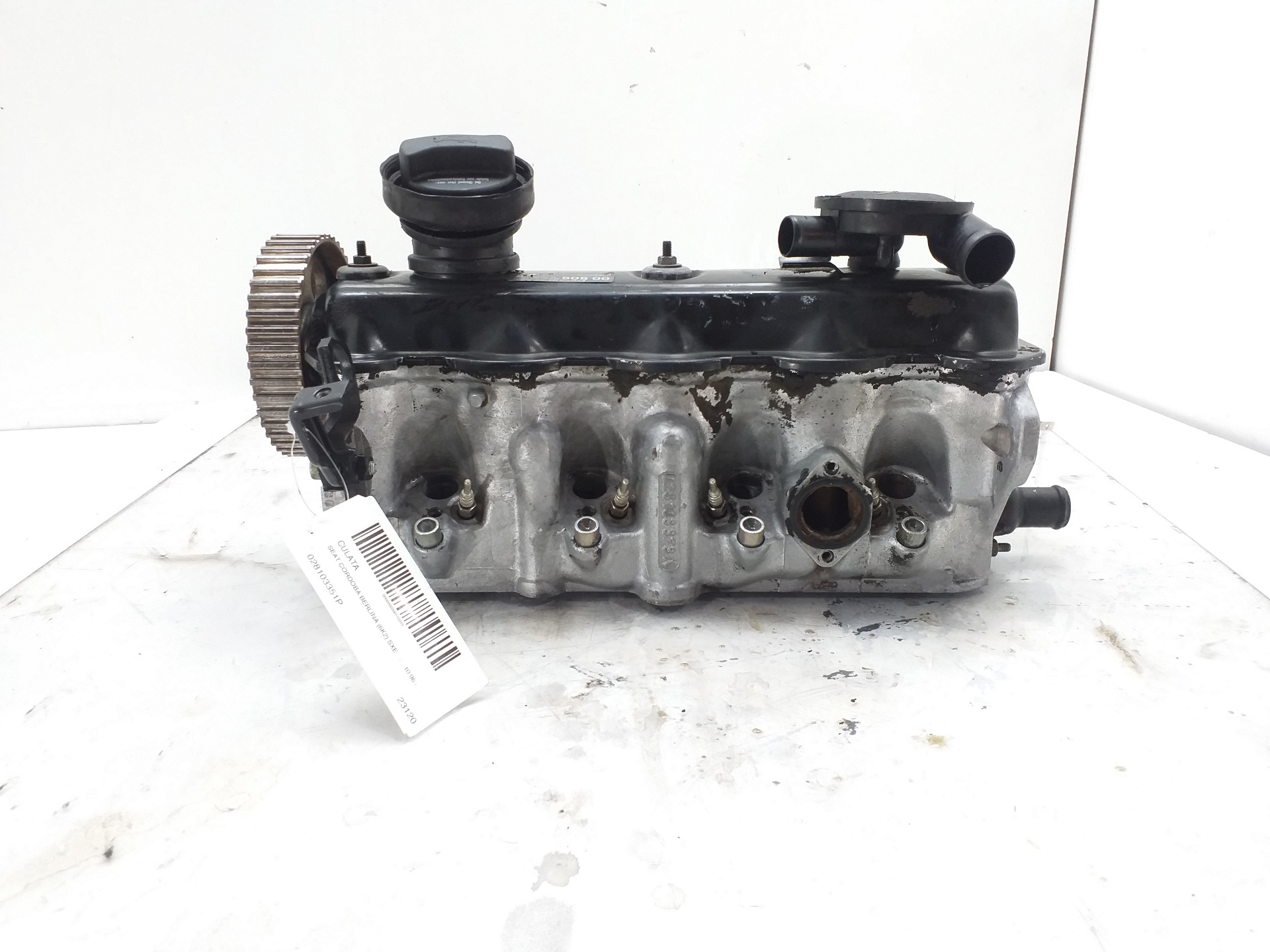 SEAT Ibiza 2 generation (1993-2002) Engine Cylinder Head 028103351P 18665319