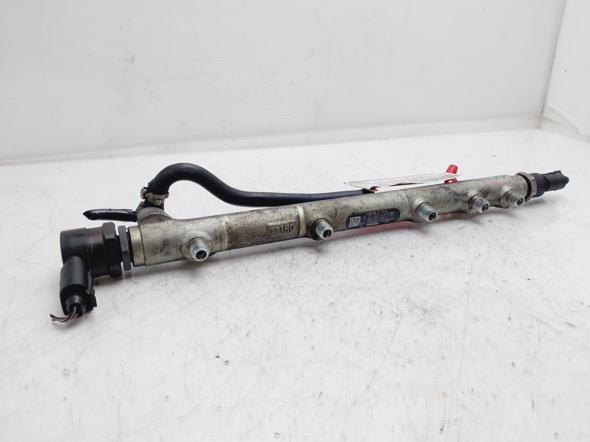 MAZDA Premacy CP (1999-2005) Fuel Rail A6110700395 25590729