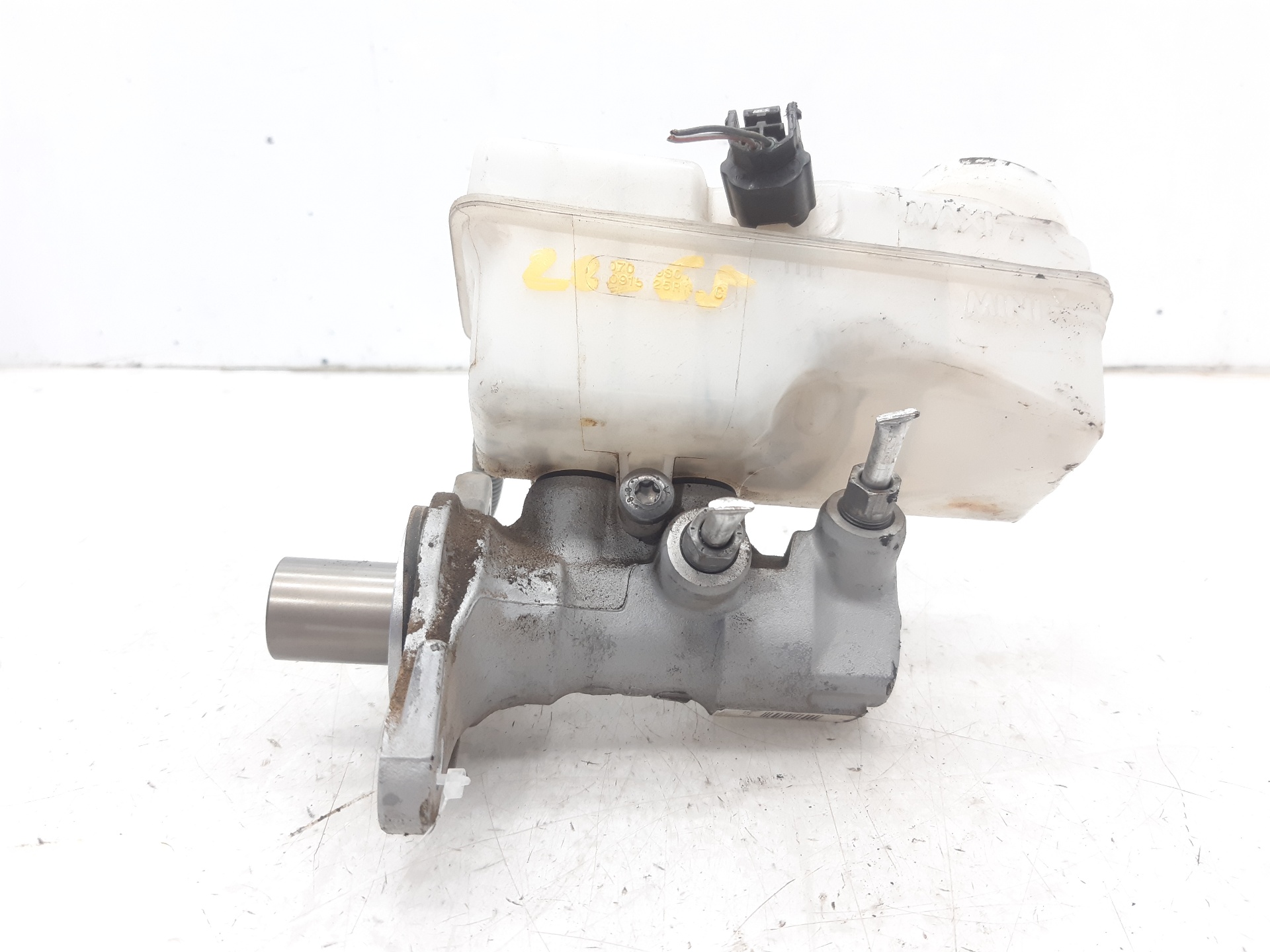 RENAULT Captur 1 generation (2013-2019) Brake Cylinder 460119686R 18616592