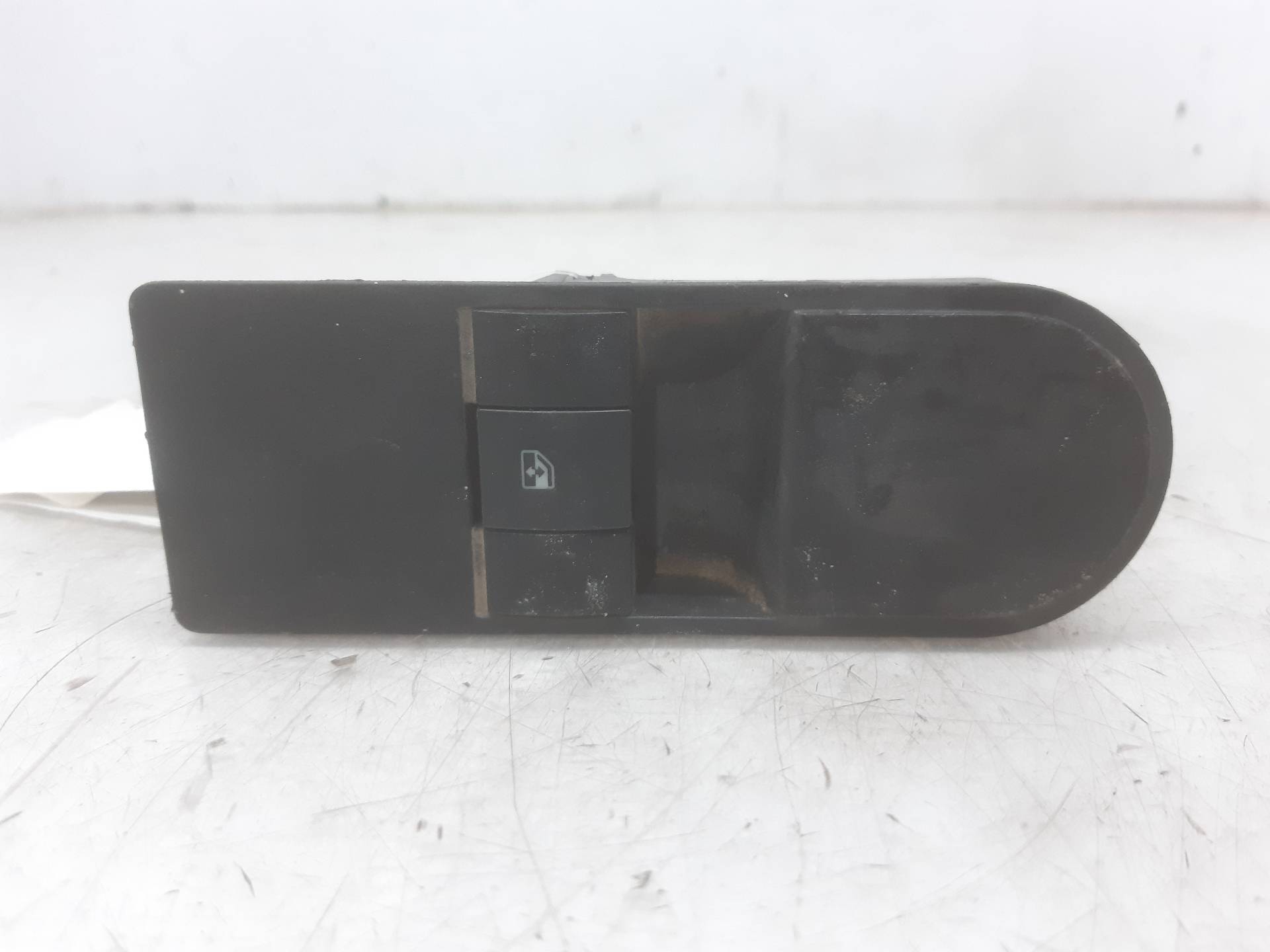 OPEL Astra J (2009-2020) Front Right Door Window Switch 13183675 24129344