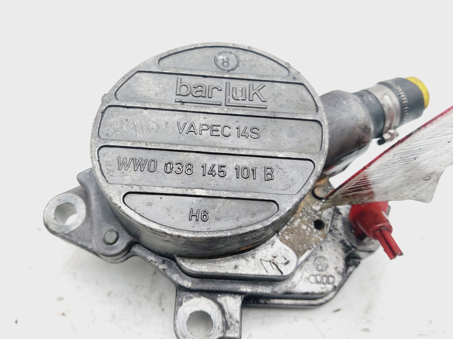 NISSAN Vacuum Pump 038145101B 27297498