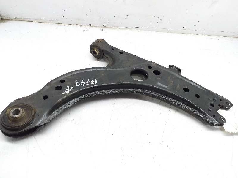 CHEVROLET Bora 1 generation (1998-2005) Front Left Arm 1J0407151C 18385656