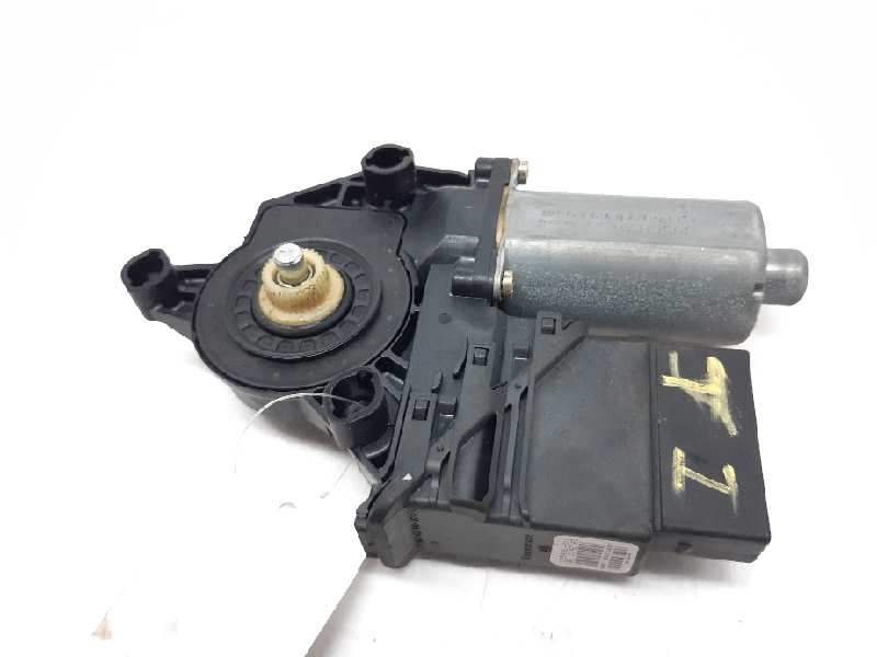 VOLKSWAGEN Bora 1 generation (1998-2005) Rear Left Door Window Control Motor 0130821767 18520201