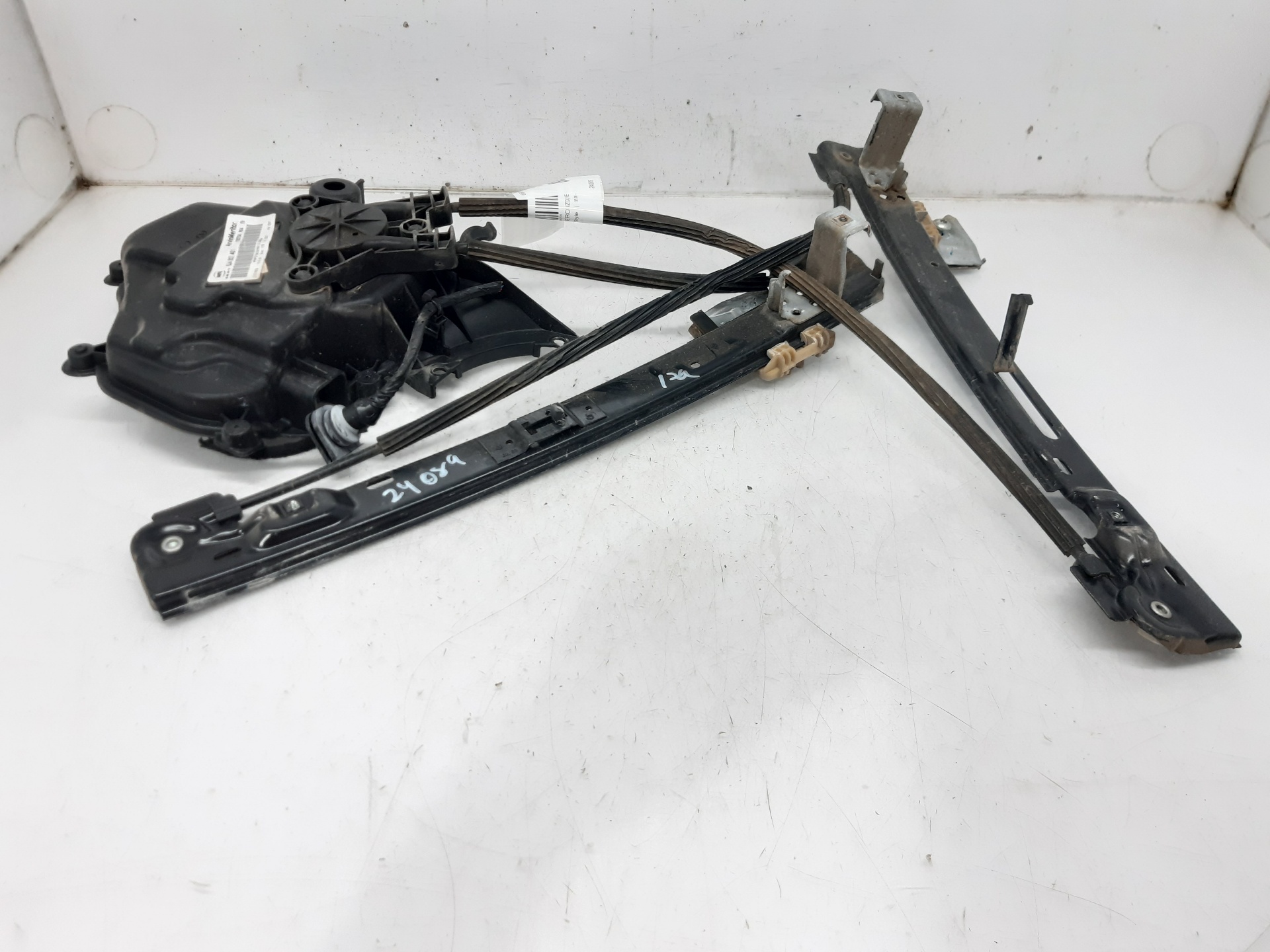 SEAT Ibiza 4 generation (2008-2017) Front Left Door Window Regulator 6J4837401 18690886