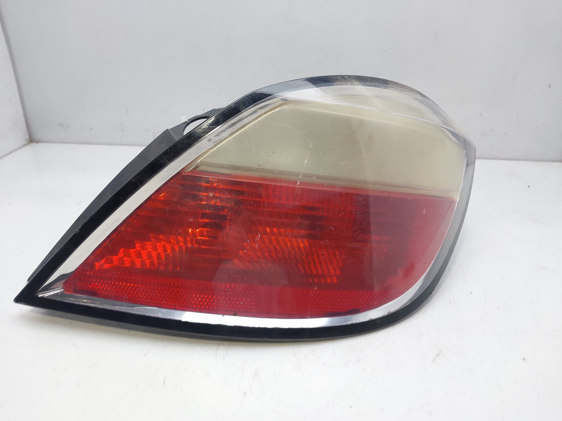OPEL Astra J (2009-2020) Rear Right Taillight Lamp 24451837 22340021