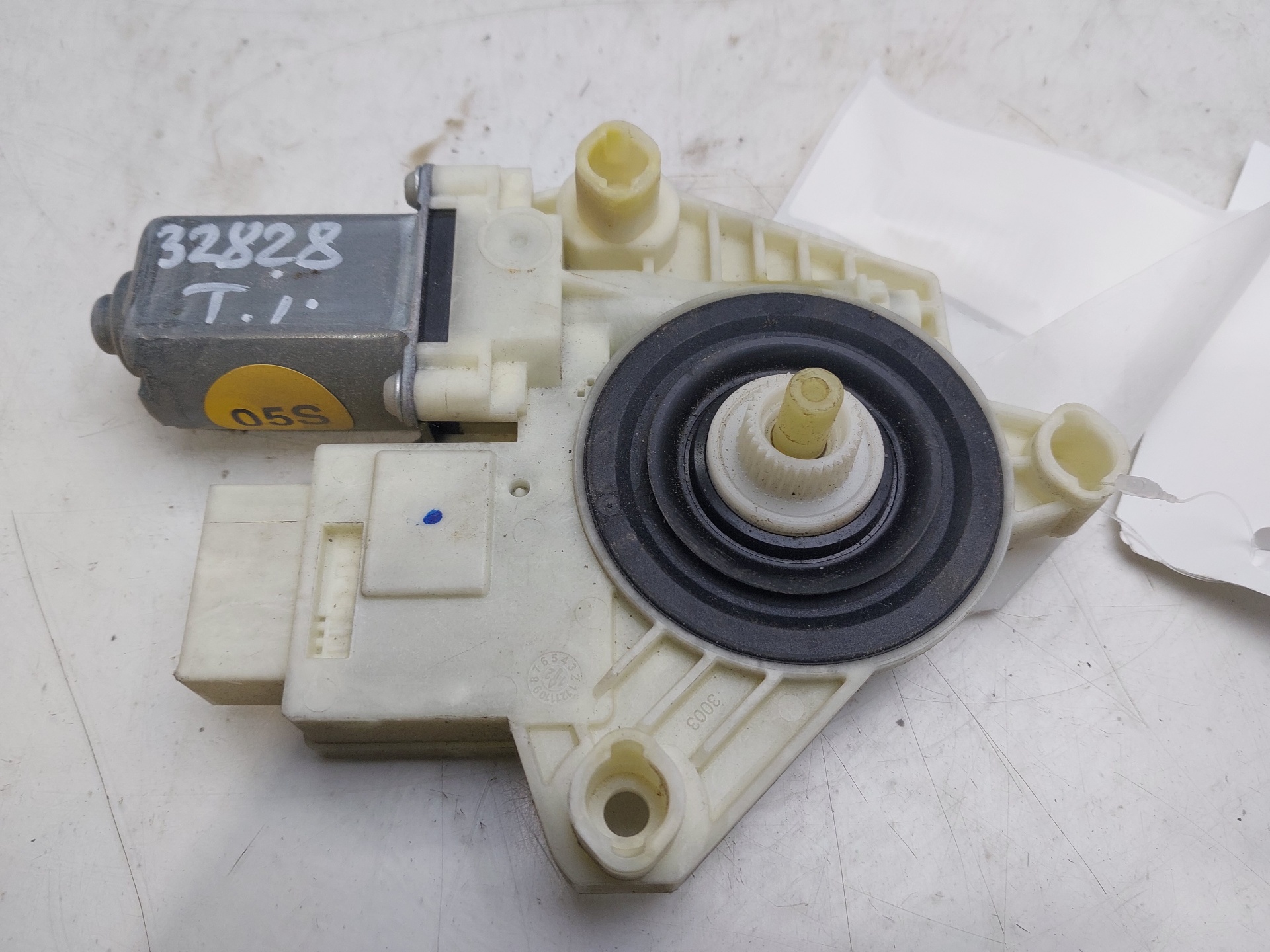 SEAT Toledo 4 generation (2012-2020) Rear Left Door Window Control Motor 5JA959811F 25370343