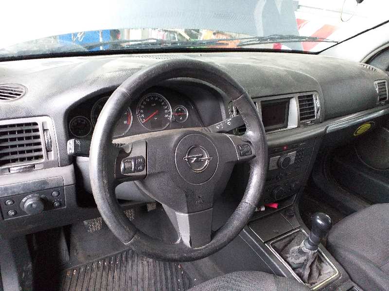 OPEL Vectra C (2002-2005) Топливная рейка 55200266 18497434