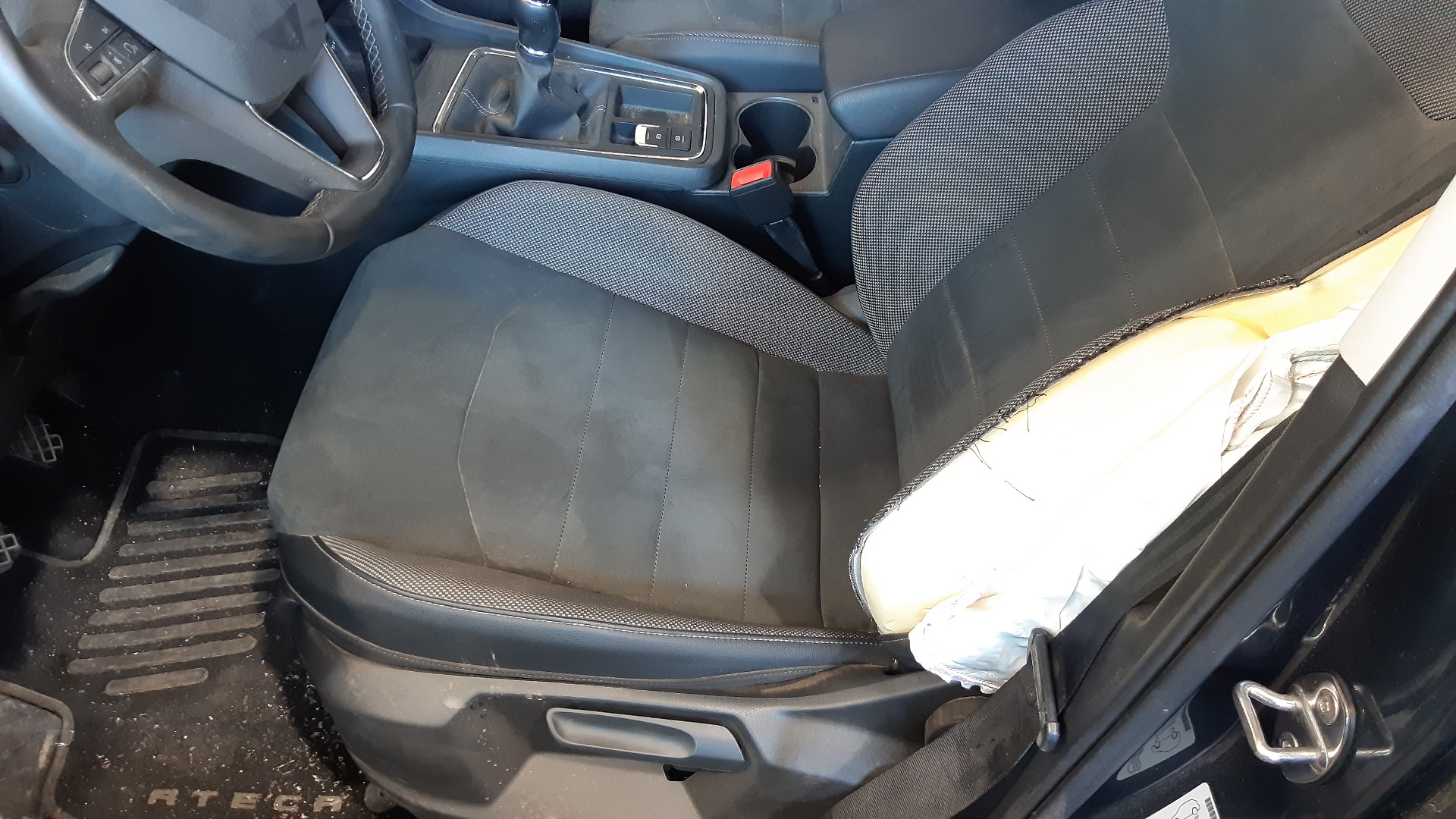 SEAT Ateca 1 generation (2016-2024) Front Left Door Panel 576867013BD 18656623