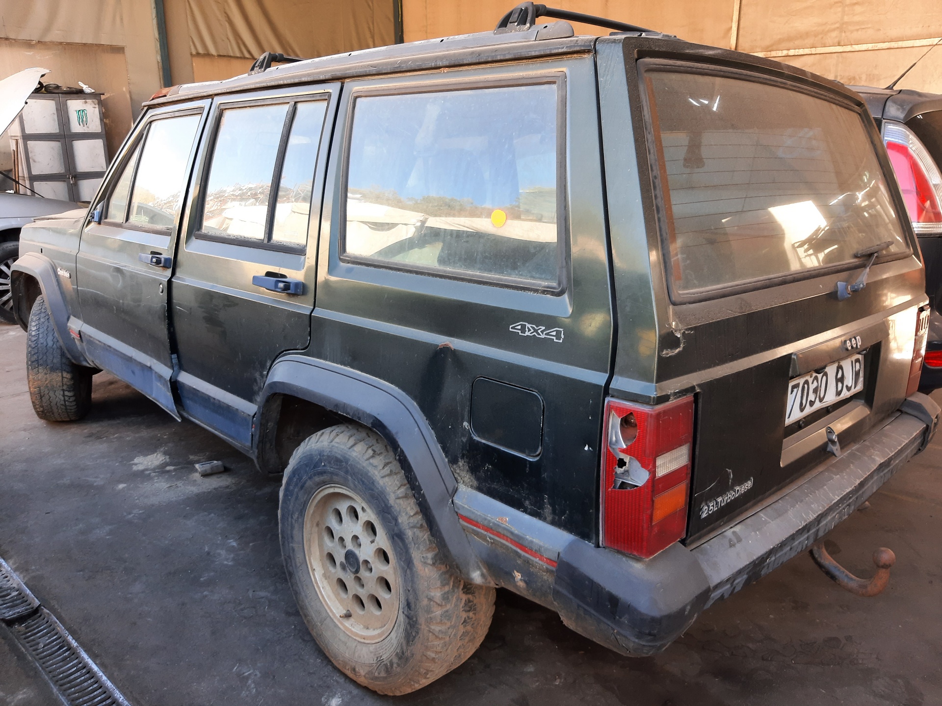 JEEP Cherokee 2 generation (XJ)  (1997-2001) Повторитель переднего правого крыла 8956000098 24134363