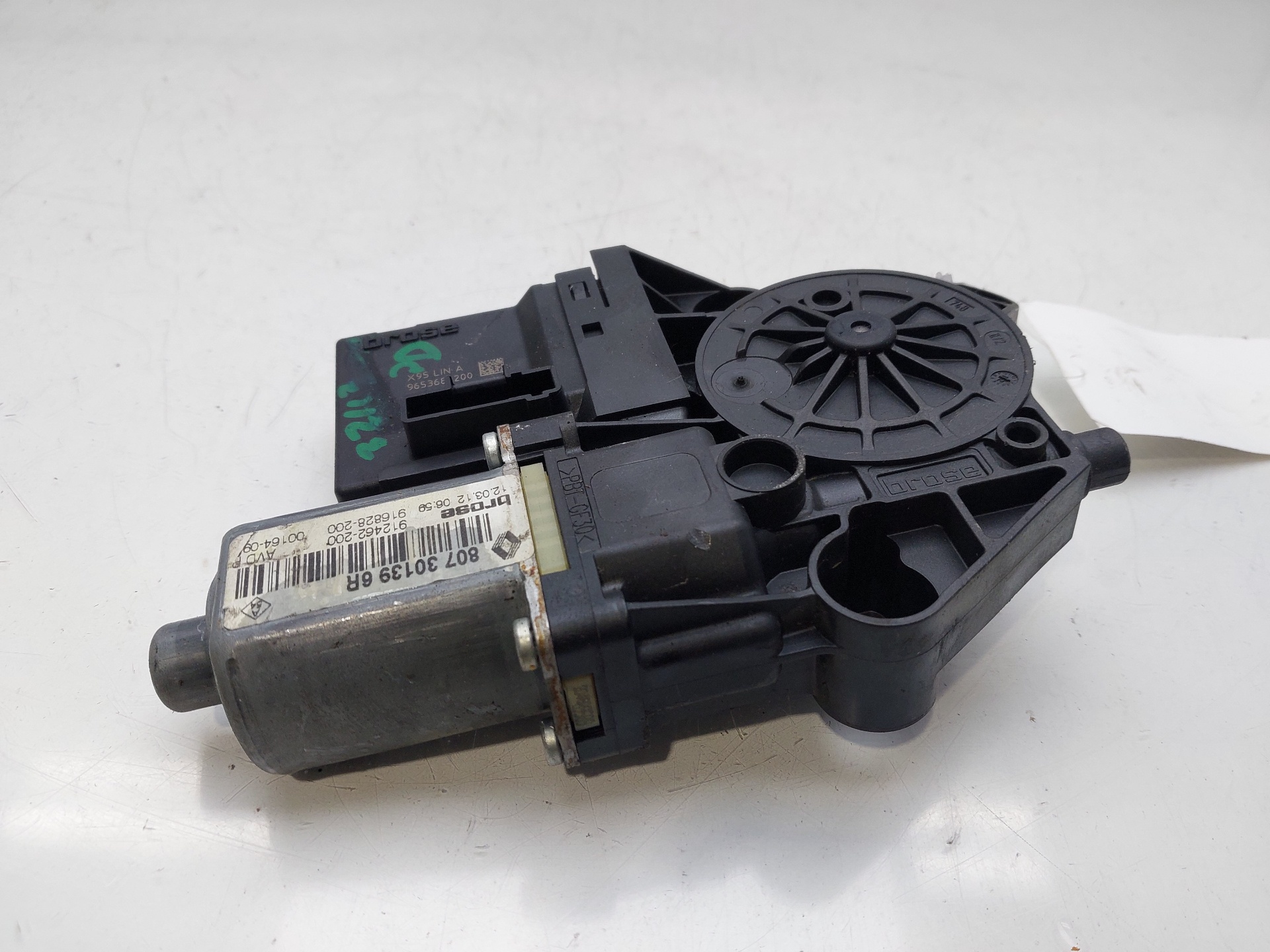 RENAULT Megane 3 generation (2008-2020) Front Right Door Window Control Motor 807301396R 25303396