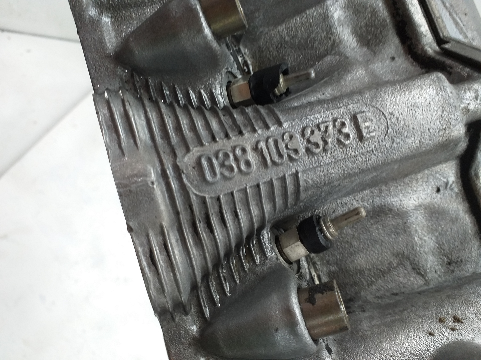 SEAT Leon 1 generation (1999-2005) Engine Cylinder Head 038103373E 25391274
