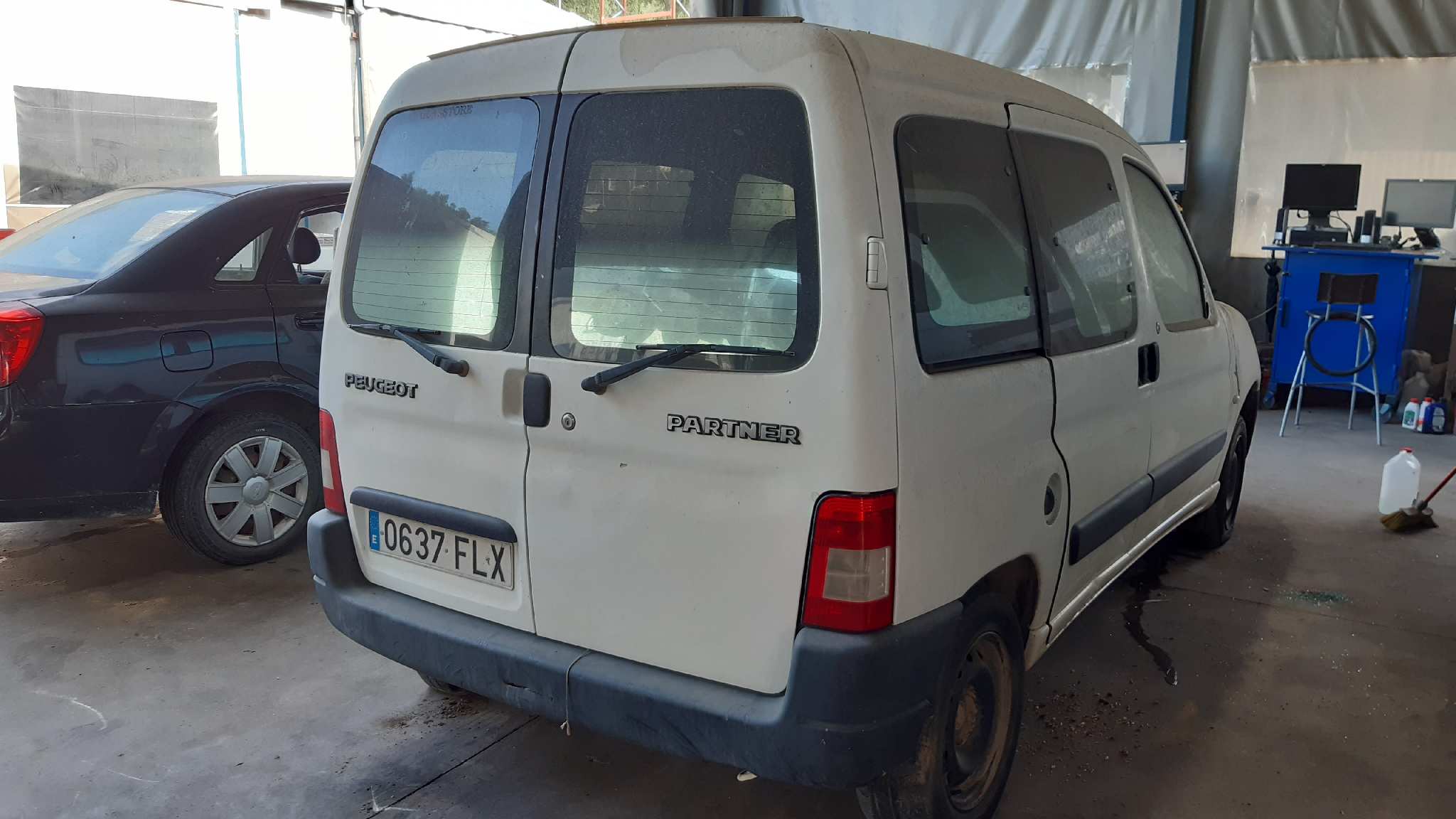 PEUGEOT Partner 1 generation (1996-2012) Mâner de deschidere interioară dreapta spate 96593439 20197267