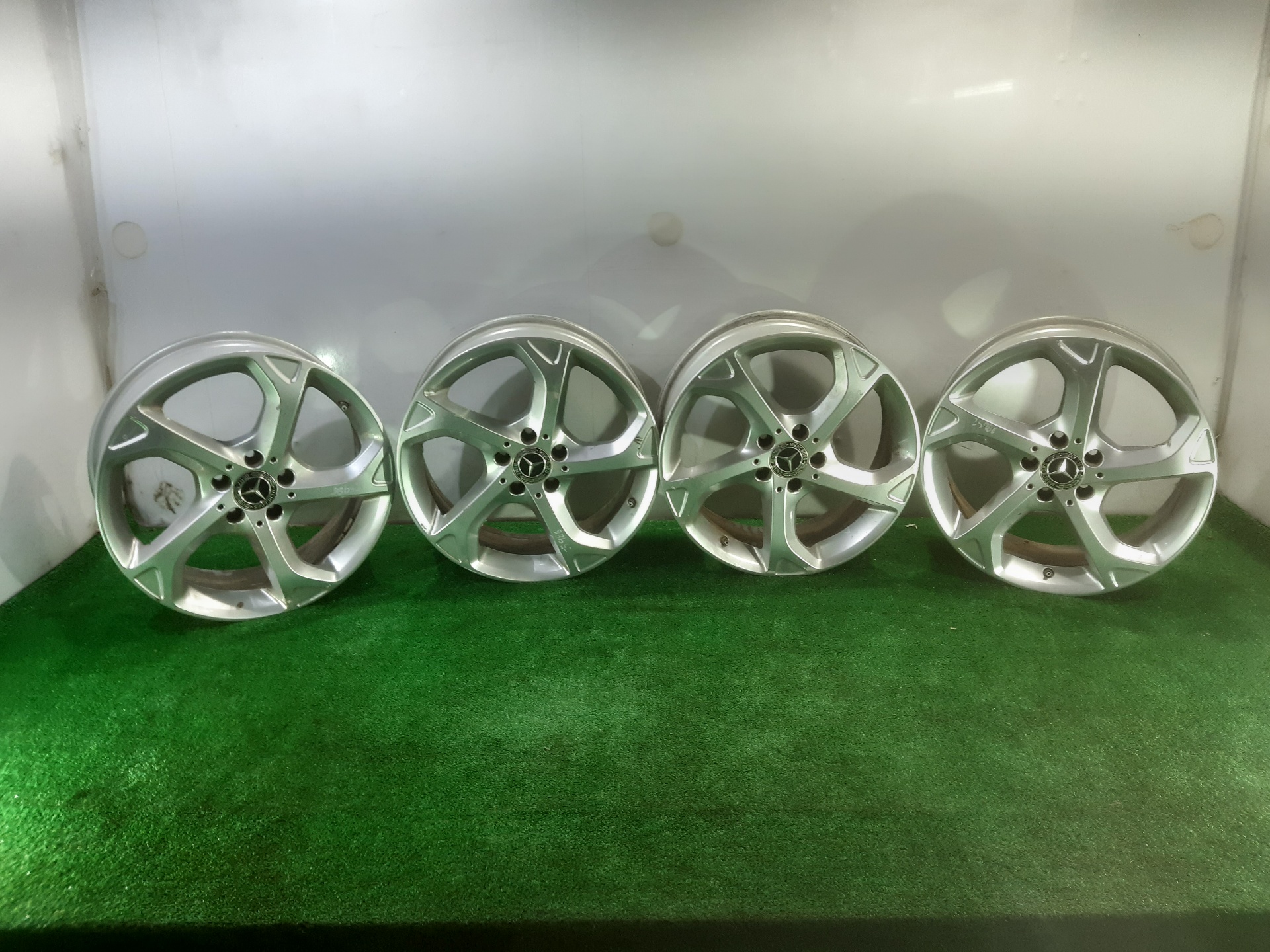 MERCEDES-BENZ GLA-Class X156 (2013-2020) Wheel Set R18 24043660