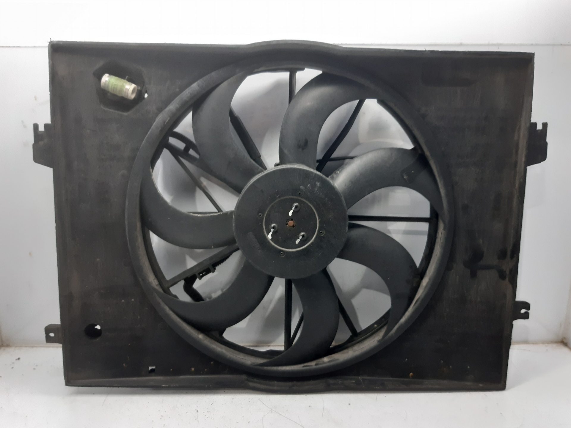 KIA Sportage 2 generation (2004-2010) Difūzoriaus ventiliatorius 253802EXXX 18655952