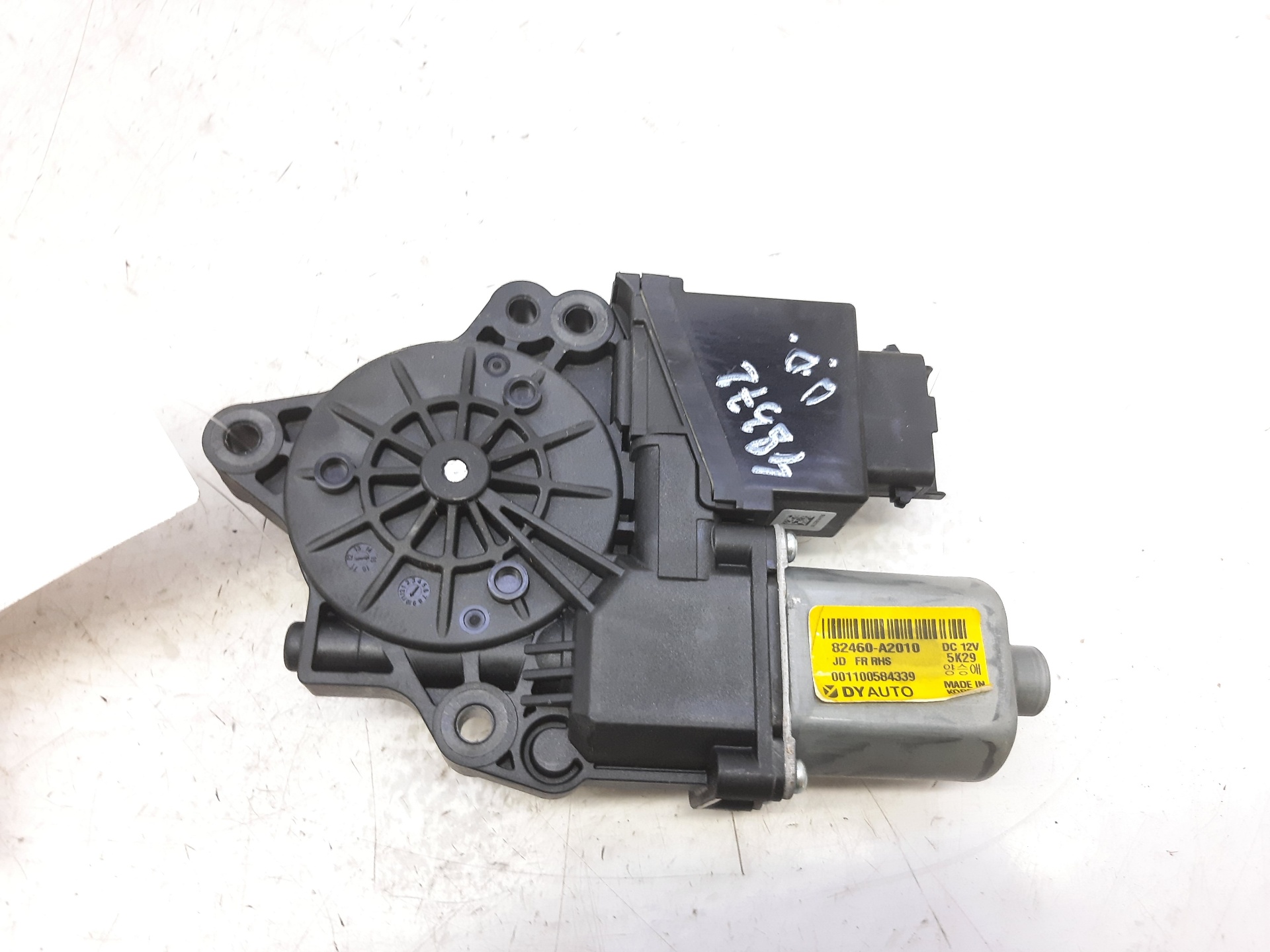 KIA Cee'd 2 generation (2012-2018) Front Right Door Window Control Motor 82460A2010 18797599