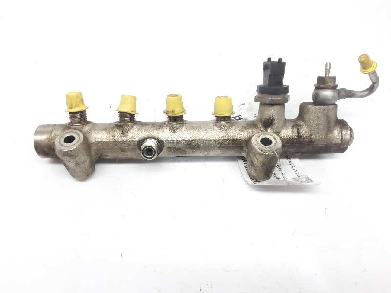 OPEL Astra J (2009-2020) Fuel Rail 0445214094 18526107