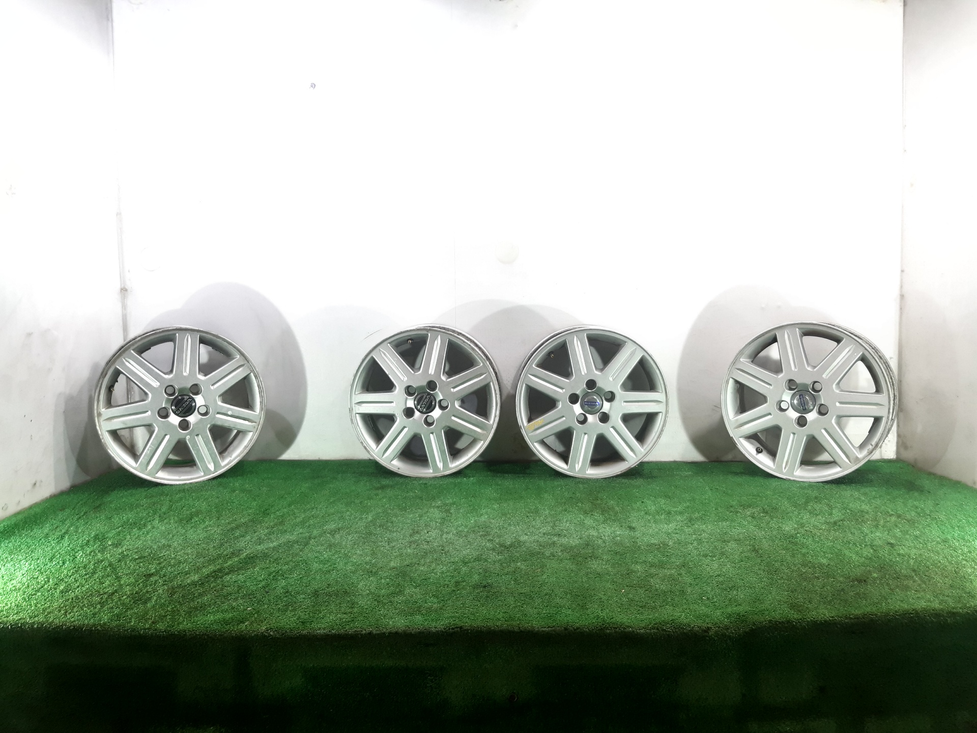VOLVO S40 2 generation (2004-2012) Wheel Set R16 24016756