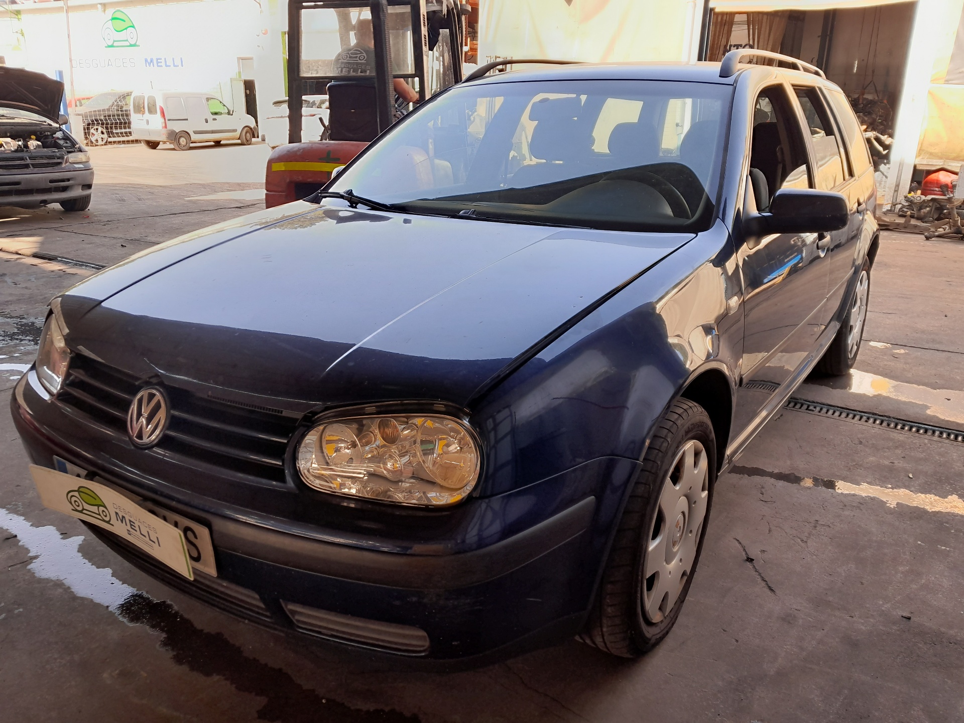 VOLKSWAGEN Golf 4 generation (1997-2006) Крыло переднее правое 1JE821022A 20360332