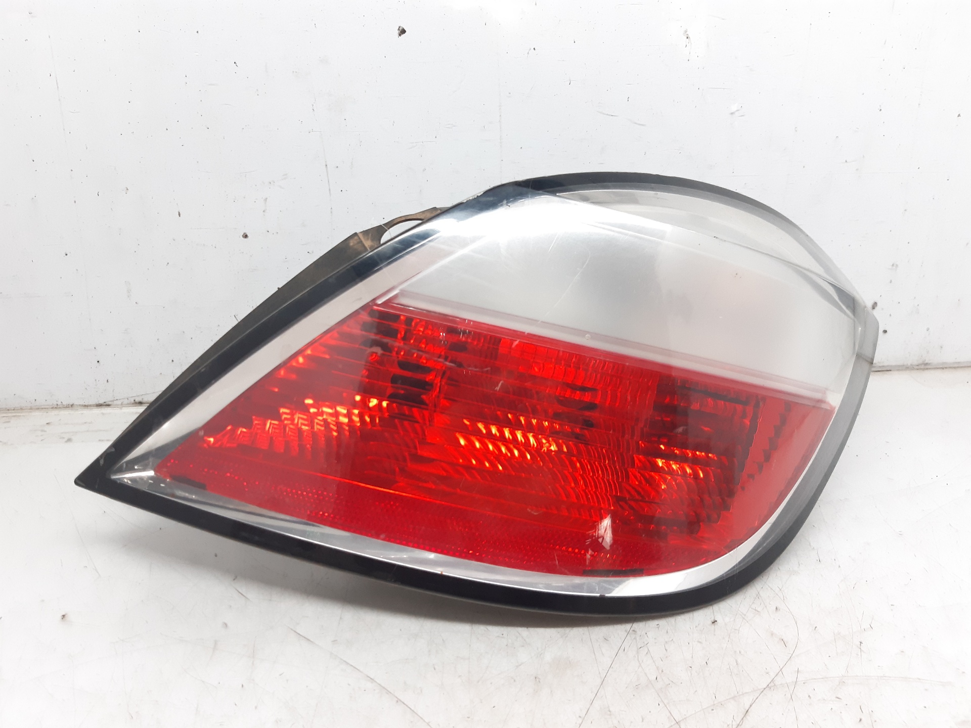OPEL Astra J (2009-2020) Rear Right Taillight Lamp 24451837 24029941