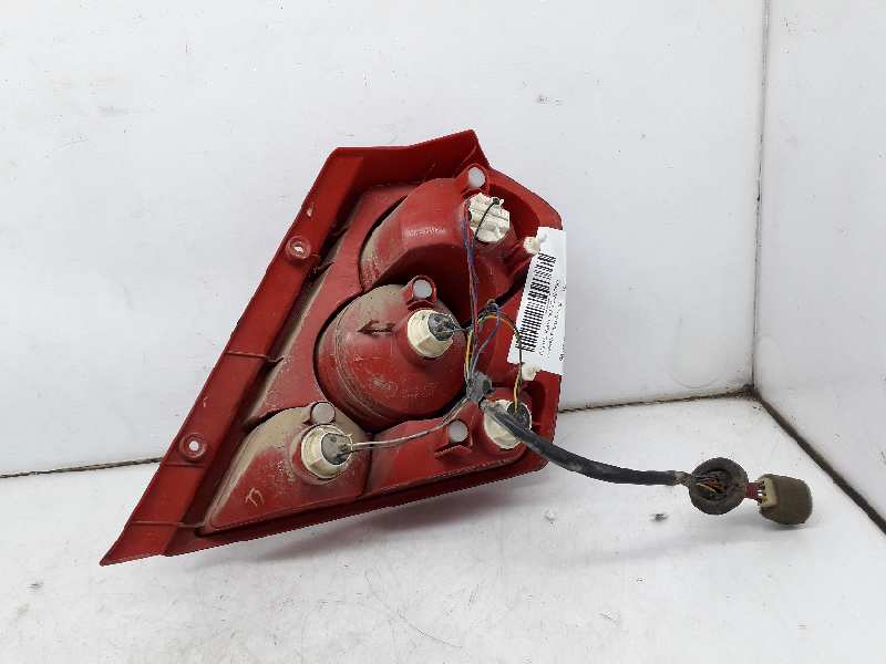 Scheinwerfer hinten links F14S3 96540268 de Chevrolet Aveo / kalos hatchback (t200) 2003-0 83 CV con 70615 km - pieza usada