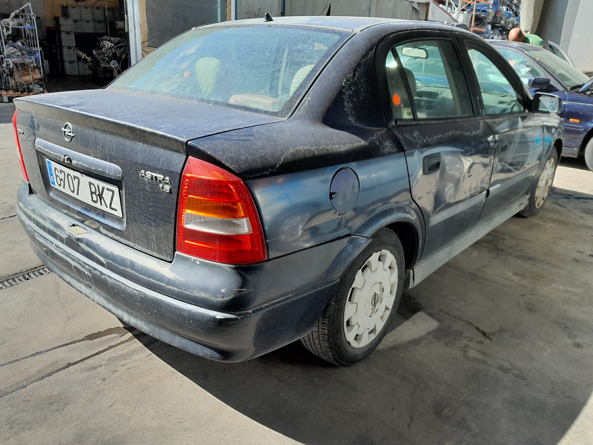 OPEL Astra H (2004-2014) Генератор 90561971 24930082