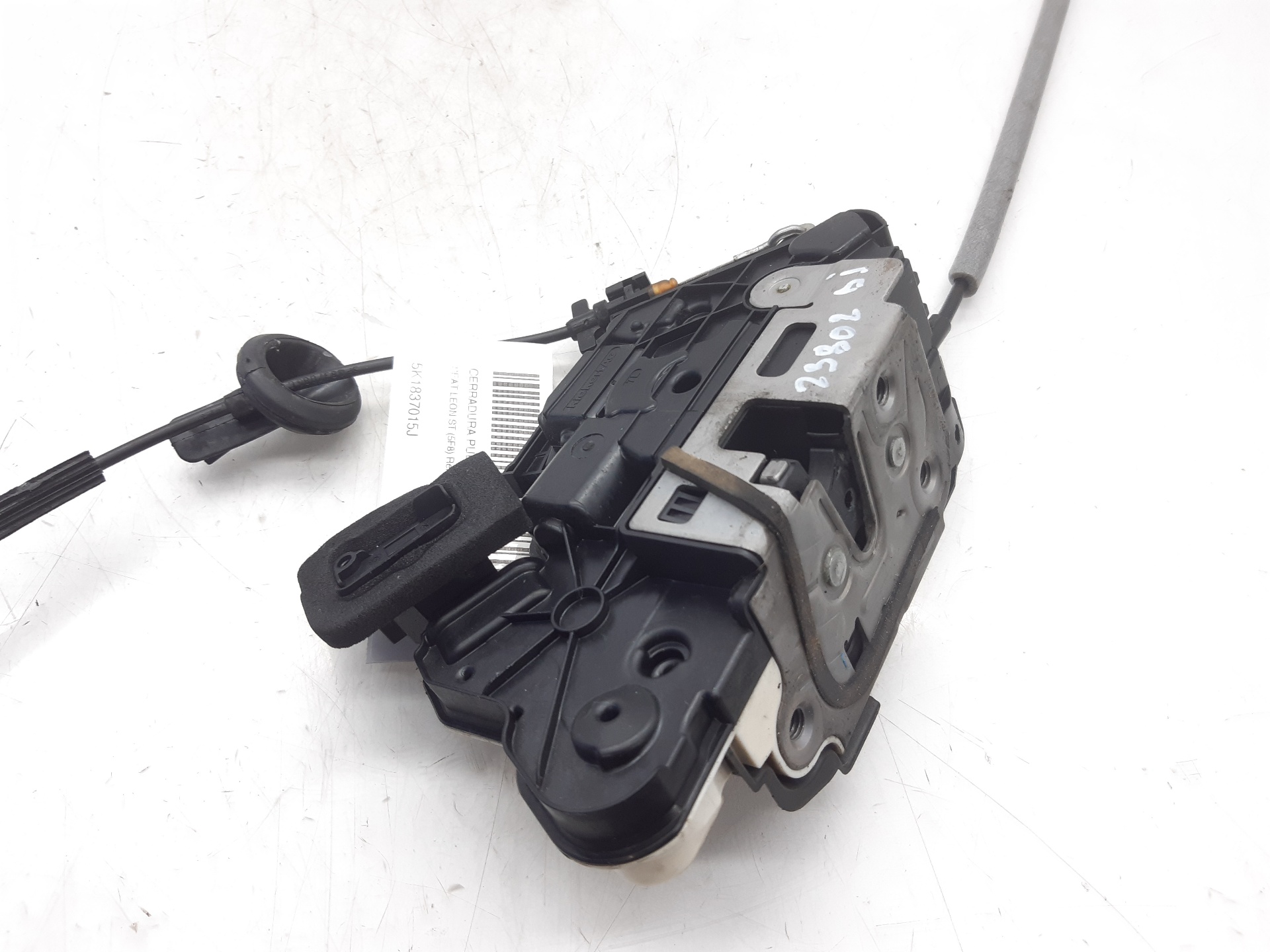 SEAT Leon 3 generation (2012-2020) Front Left Door Lock 5K1837015J 18683152