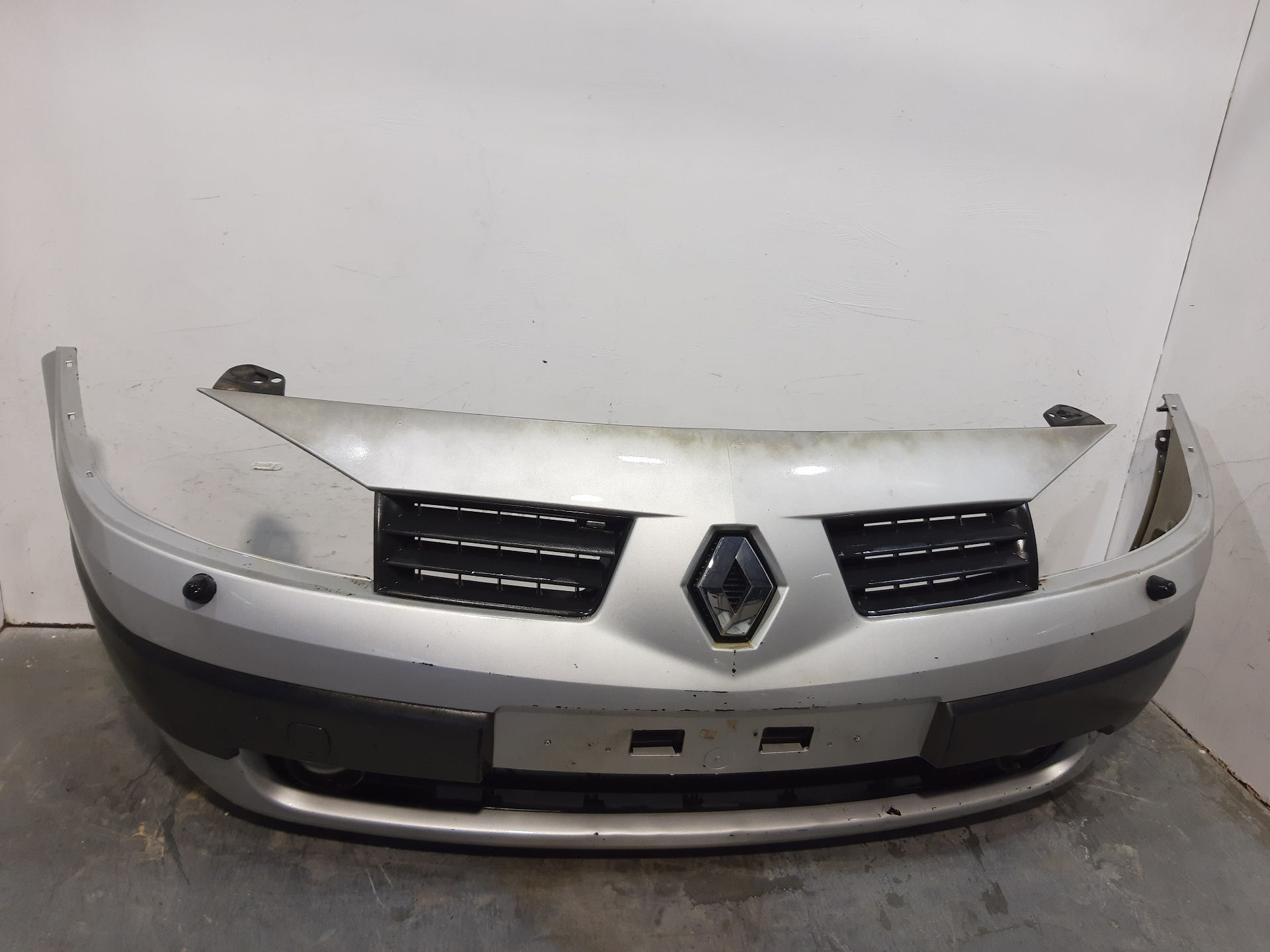 VAUXHALL Megane 2 generation (2002-2012) Предна броня 620226236R 21352585