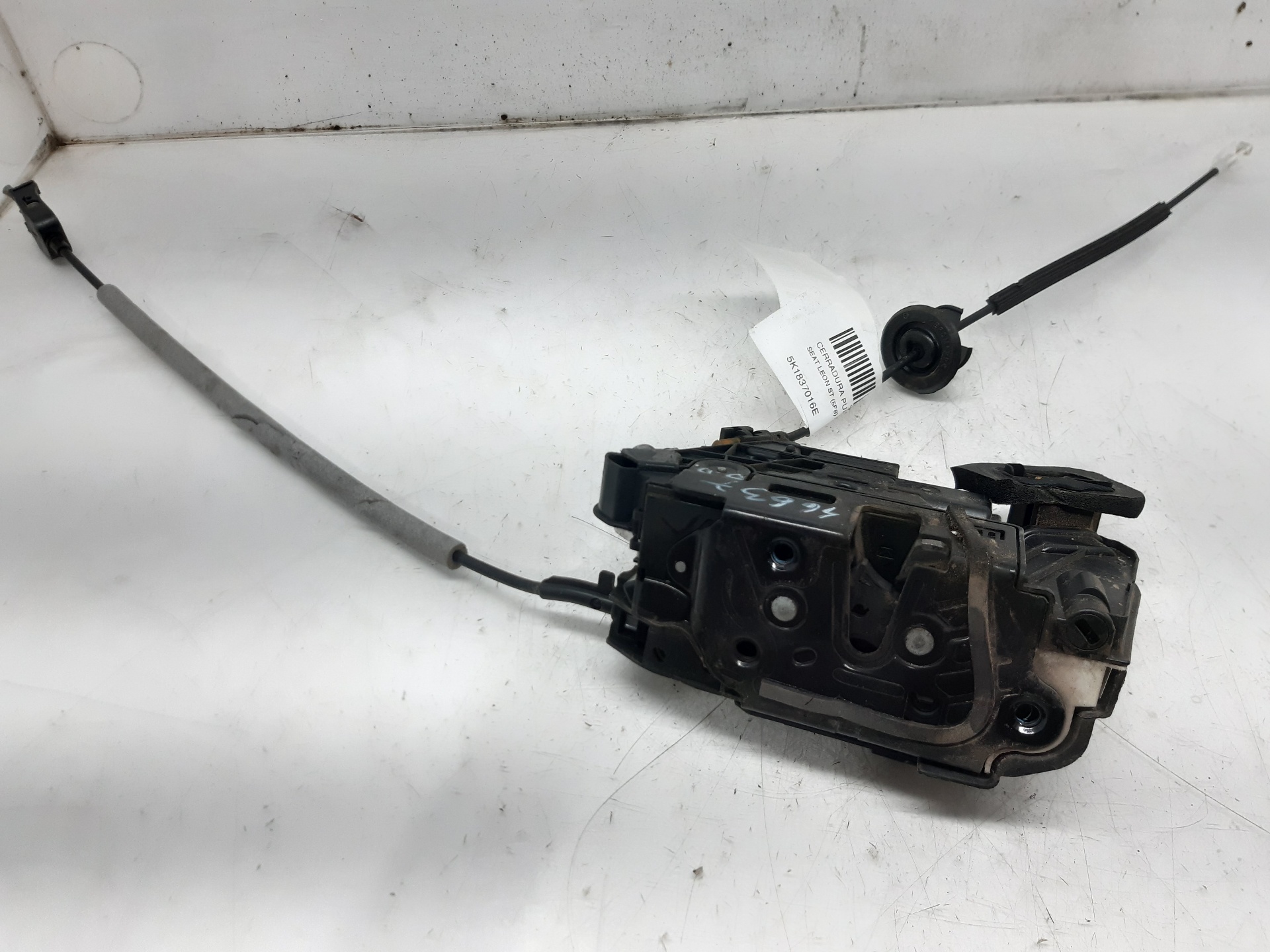 SEAT Leon 3 generation (2012-2020) Front Right Door Lock 5K1837016E 18695280