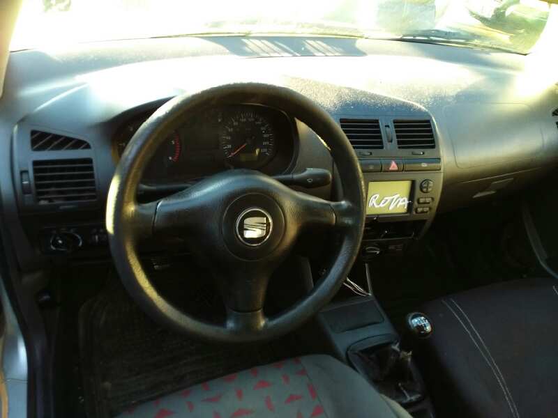 SEAT Ibiza 2 generation (1993-2002) Fuel Injector 038130201G 20170792